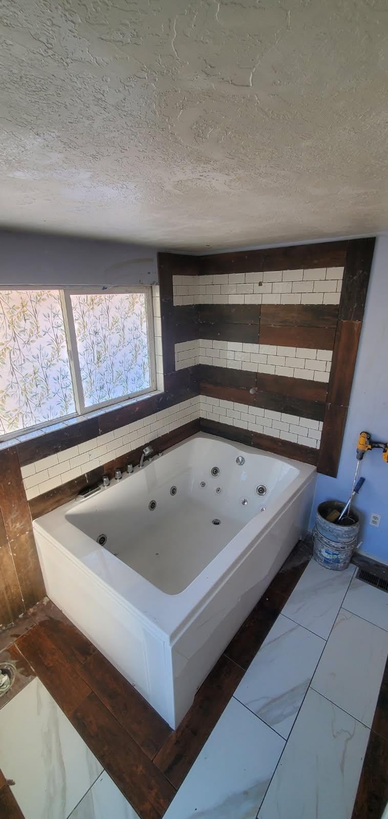 Empava 1125W Whirlpool Tub, 72