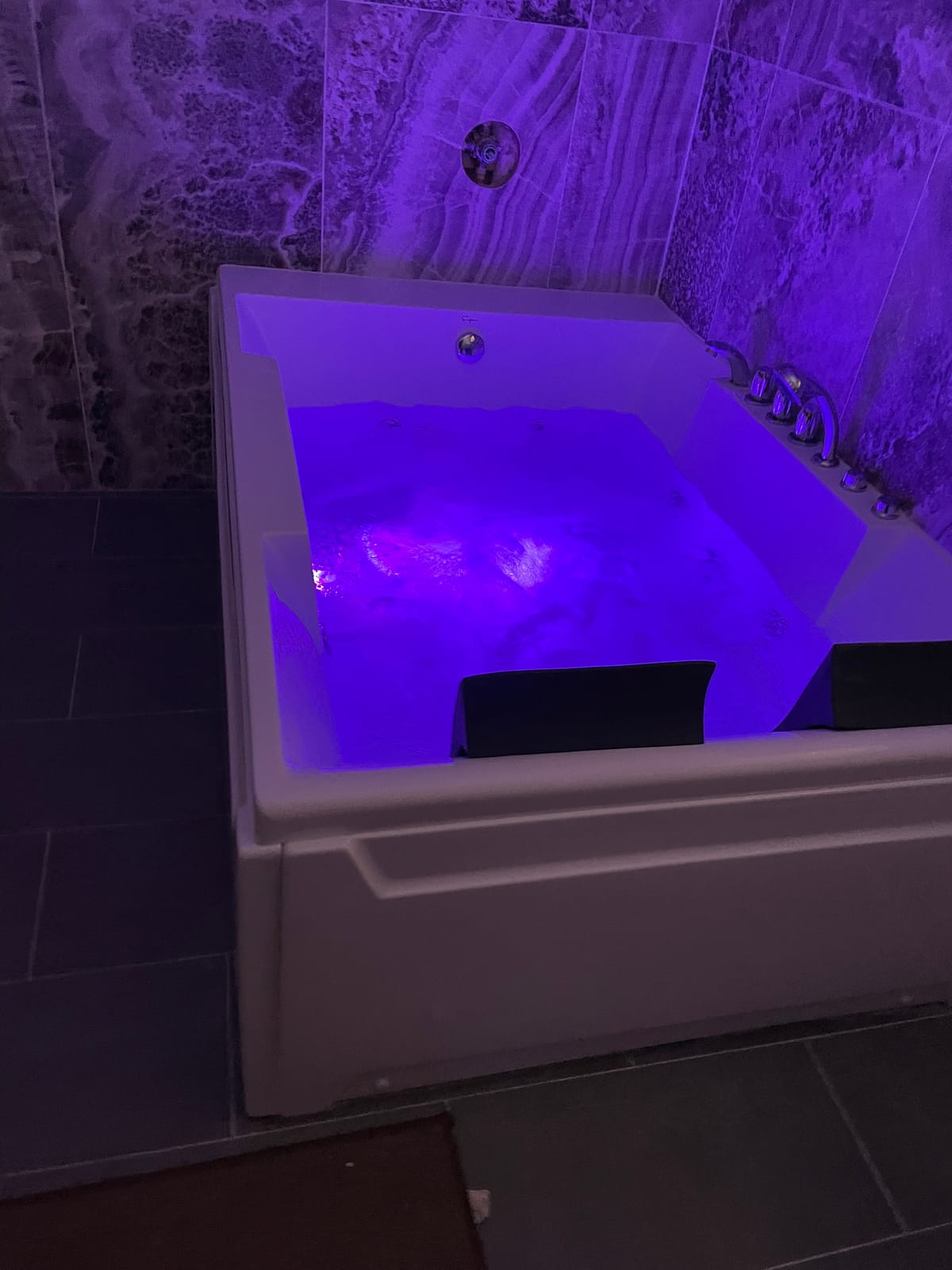 Empava 1125W Whirlpool Tub, 72