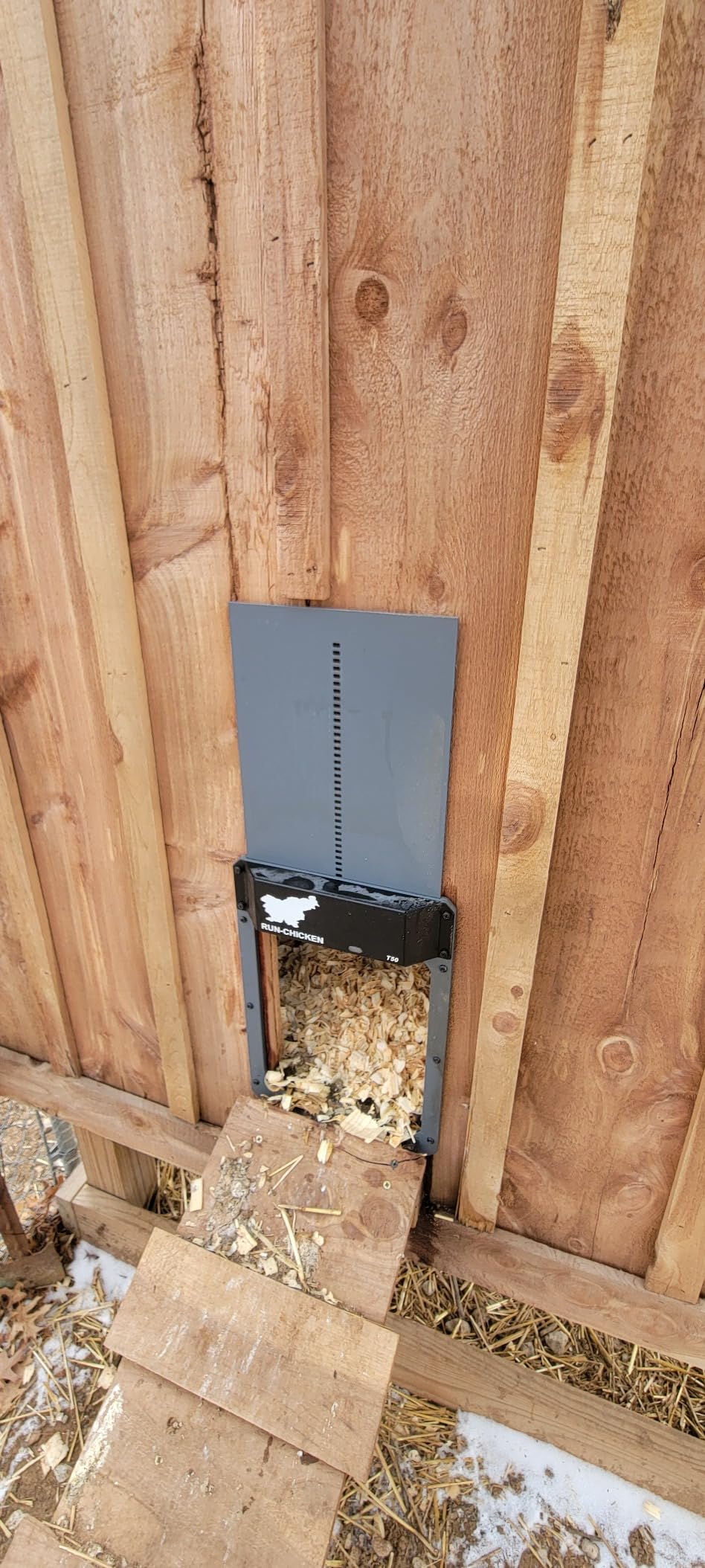 RUN-CHICKEN Door T50 - Automatic Chicken Coop Door Opener, Battery Powered & Weatherproof Aluminum, Smart App & Timer Control, Predator Proof customer photo 2