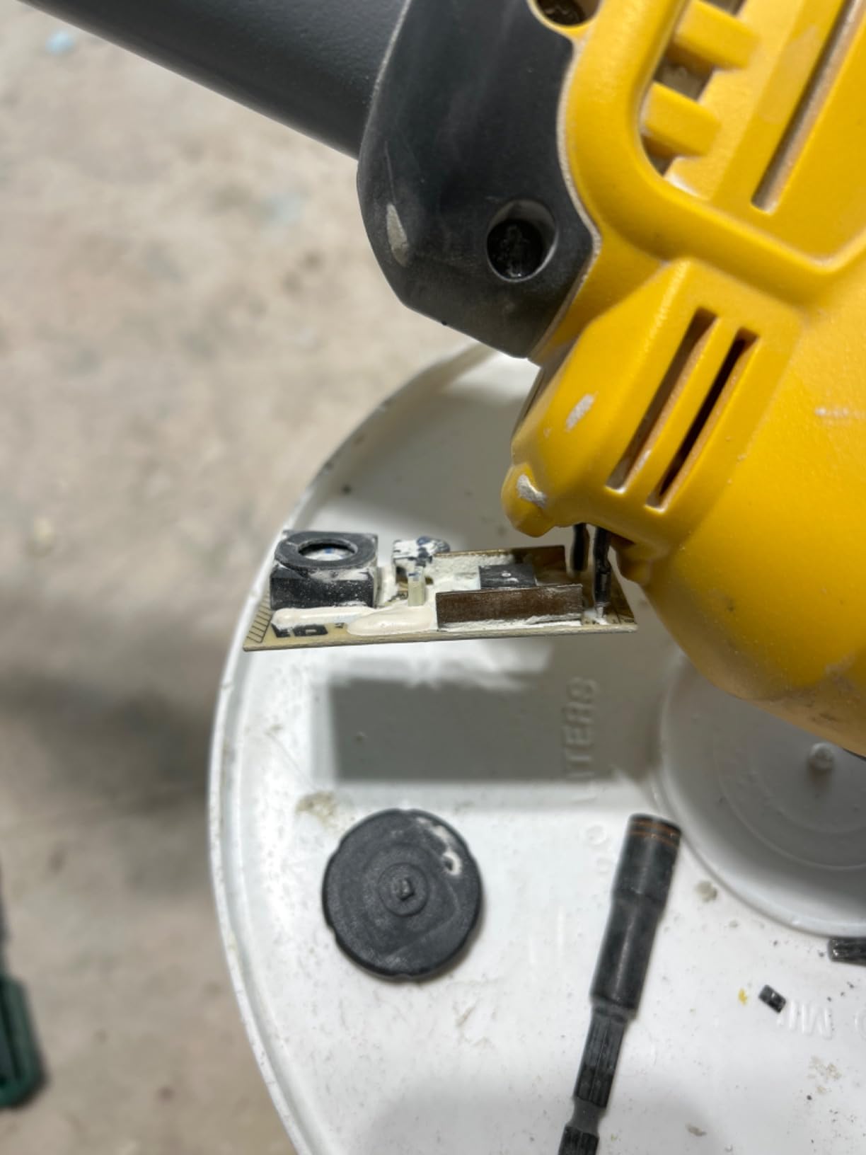 DEWALT DWE7800 4.7 Amp Electric Drywall Sander customer photo 1