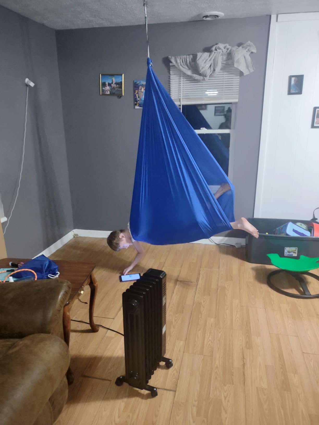 OUTREE Sensory Swing for Kids with 360° Swivel Hanger, Indoor Therapy Swing Great for Autism, ADHD, Sensory Processing Disorder, and Autistic Children customer photo 1