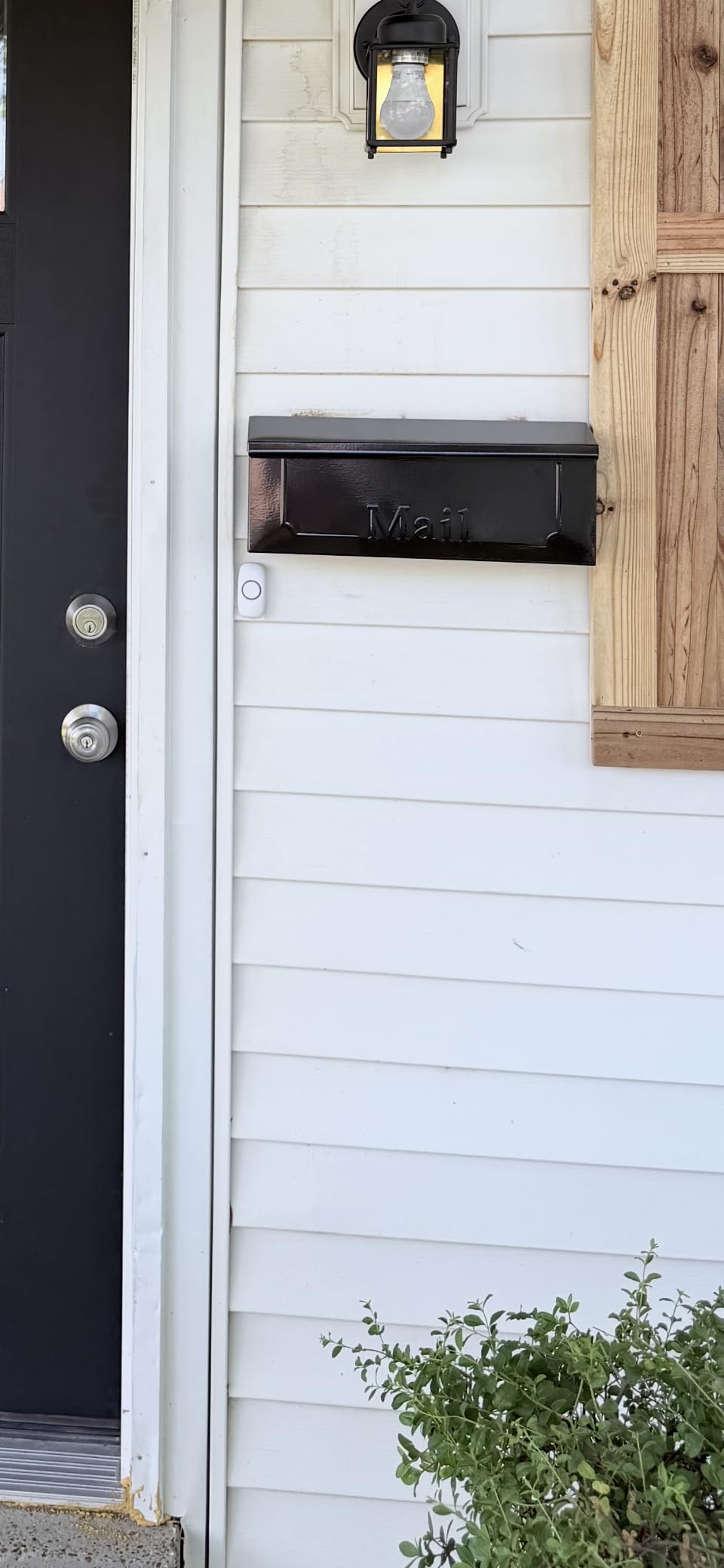 SECRUI Wireless Doorbell, Easy installation, Waterproof, Adjustable Volume, 58 Chimes, Colorful LED, 1000Ft Range, M520+F55, White customer photo 1