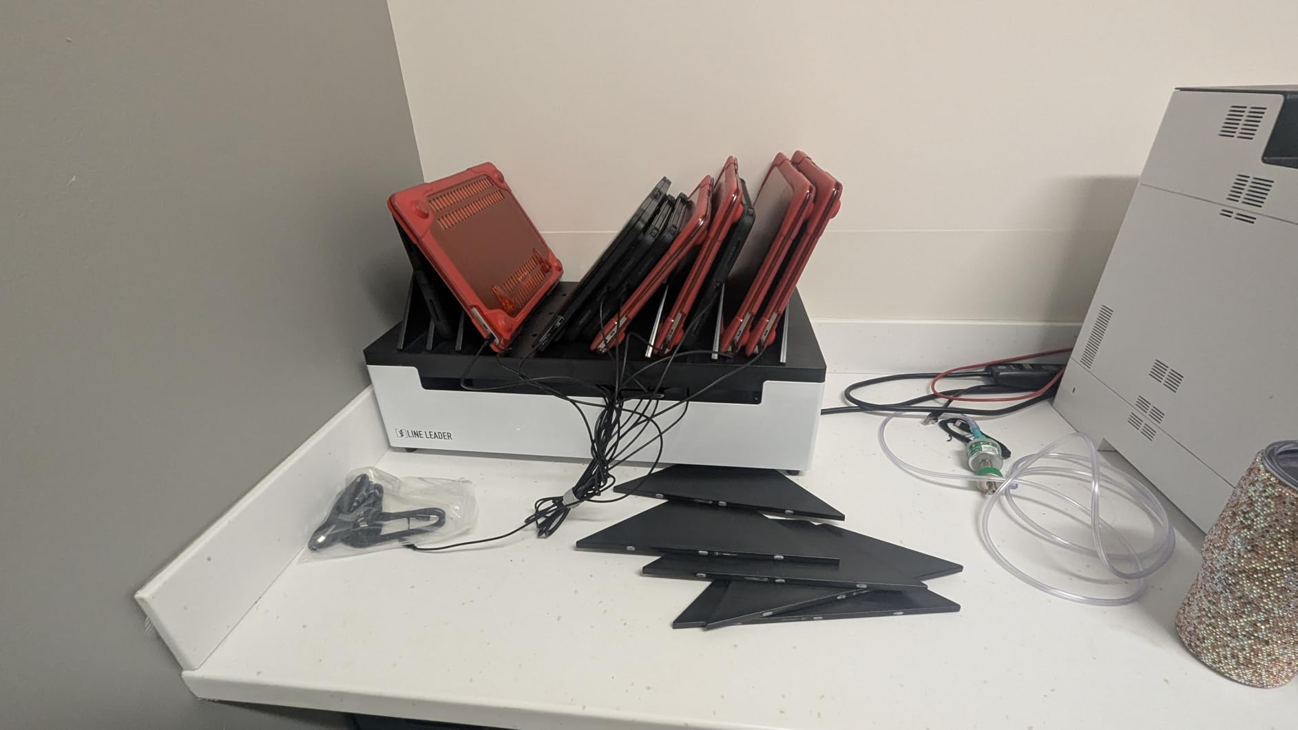 Line Leader 12-Device Open Charging Station | Compact Desktop Charger for Laptops, Tablets, & Chromebooks | Space-Saving Design with Adjustable Dividers & UL Safety-Certified Power Strip customer photo 2