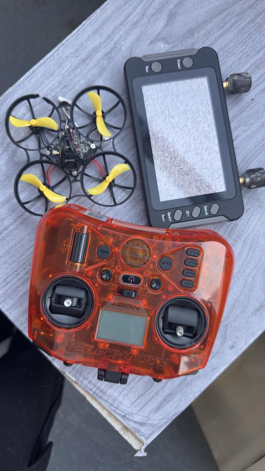SoloGood FPV Monitor 4.3inch with DVR 5.8Ghz 40CH 800 x 480 IPS Drone Receiver Monitor for FPV Drone RC Cars customer photo 1