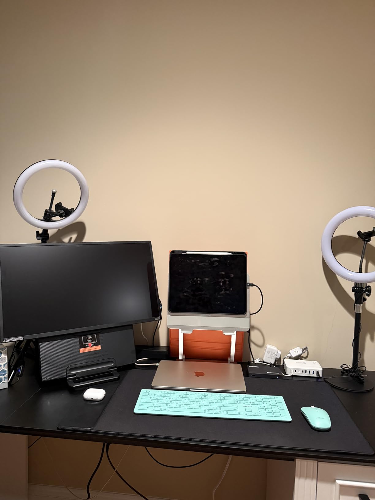 Plugable Thunderbolt 4 Hub | 60W Laptop Charging | 3X Thunderbolt 4 Ports | Dual 4K/Single 8K Displays | USB4 Compatibility - TBT4-HUB3C customer photo 2