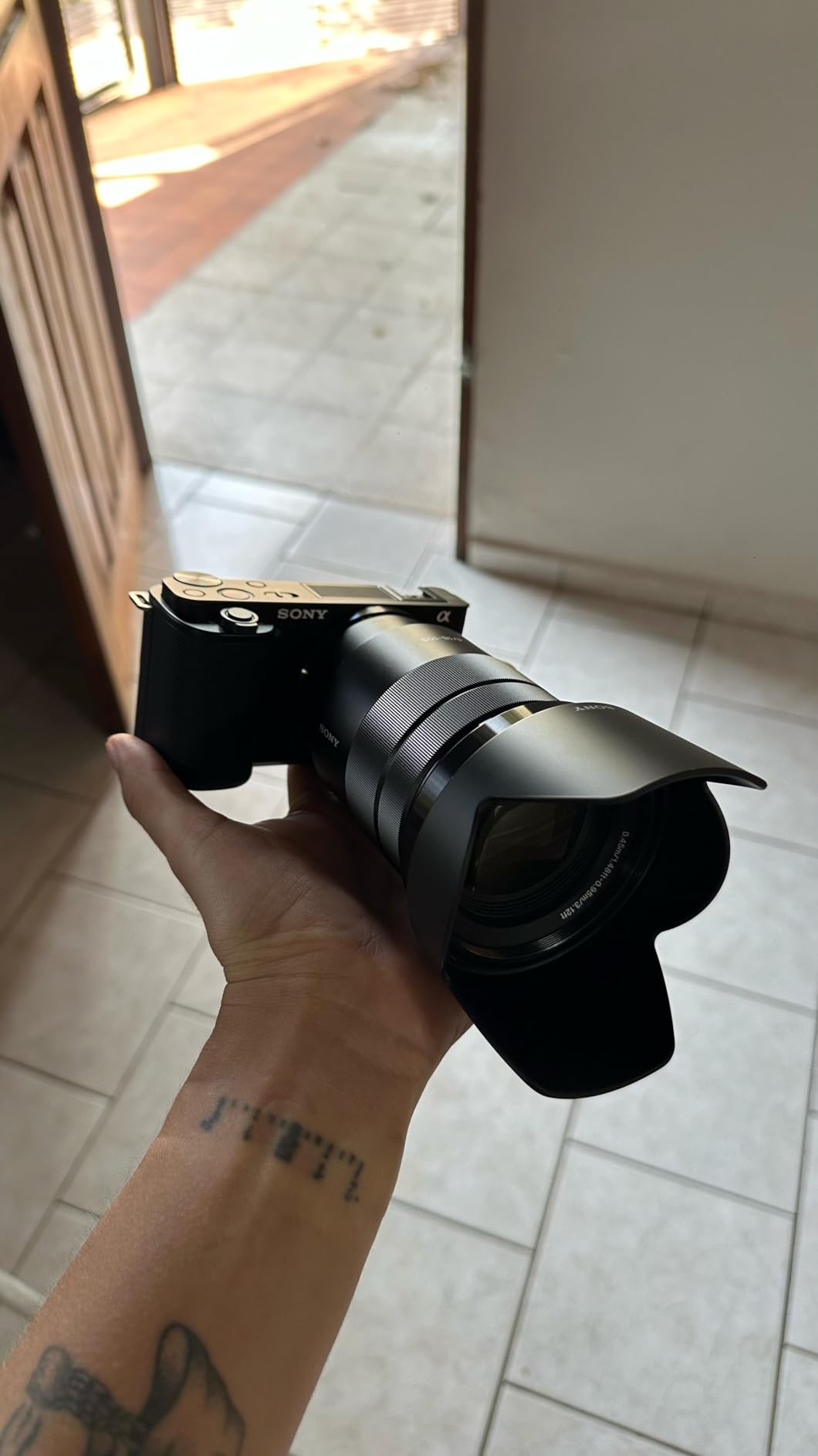 Sony Alpha ZV-E10 - APS-C Interchangeable Lens Mirrorless Vlog Camera - Black (Renewed) customer photo 2