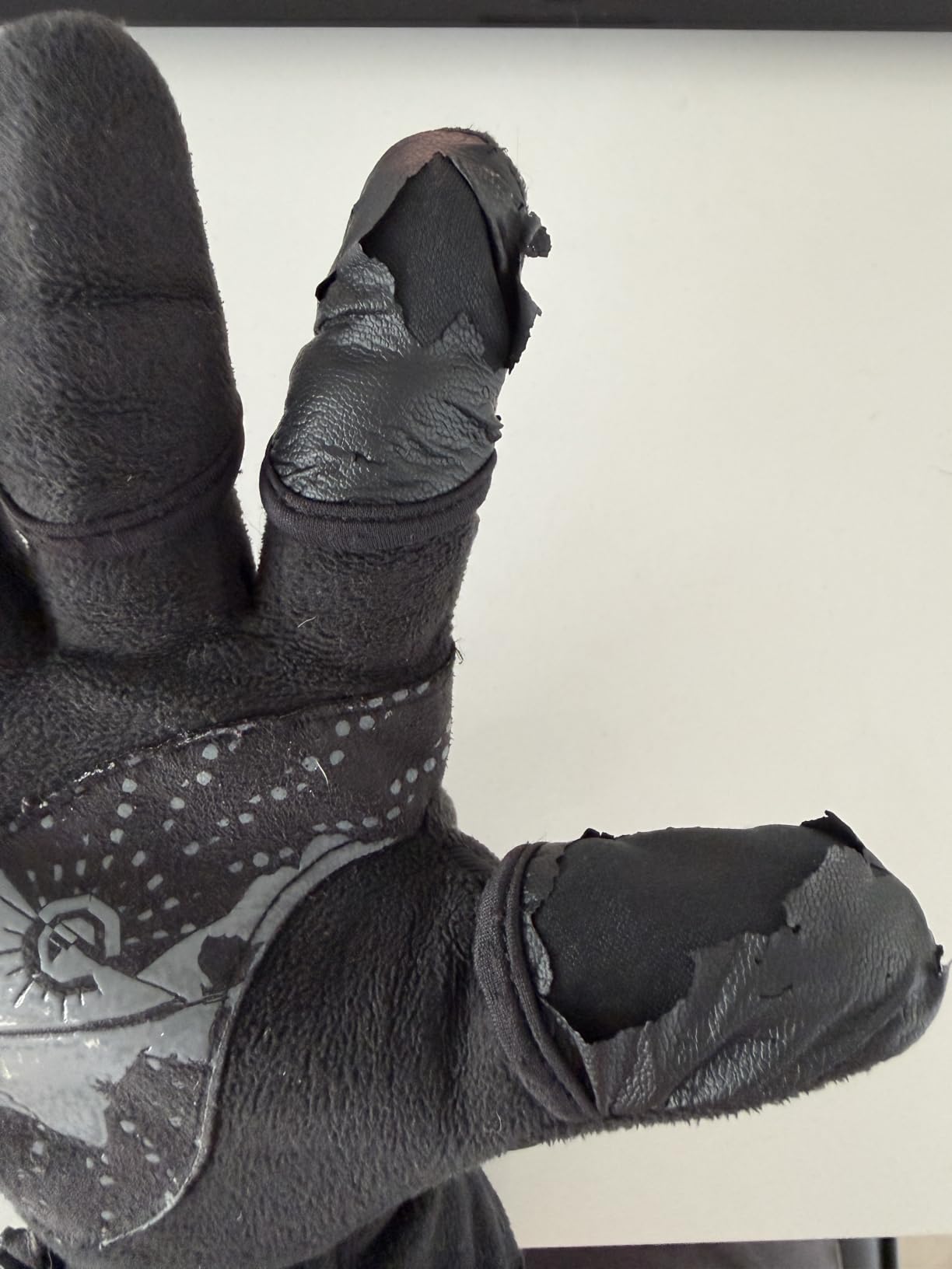 Vallerret Milford Photography Glove, Black/Grey, 2-in-1 | 2-in-1 functionality designed for versatile weather protection, Rain Shell customer photo 2