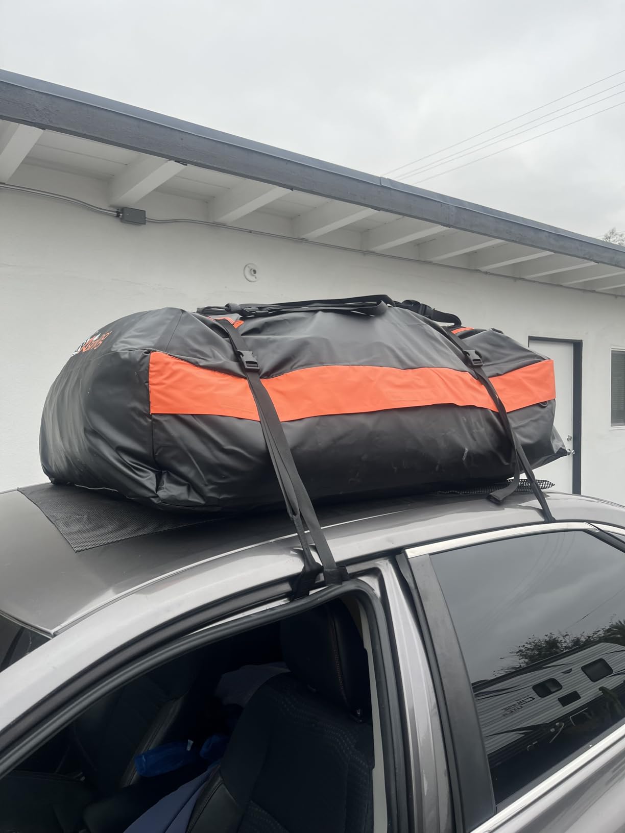 Car Rooftop Cargo Carrier Bag, 15 Cubic Feet Waterproof Heavy Duty 840D Car Roof Bag for All Vehicle with/Without Racks customer photo 1