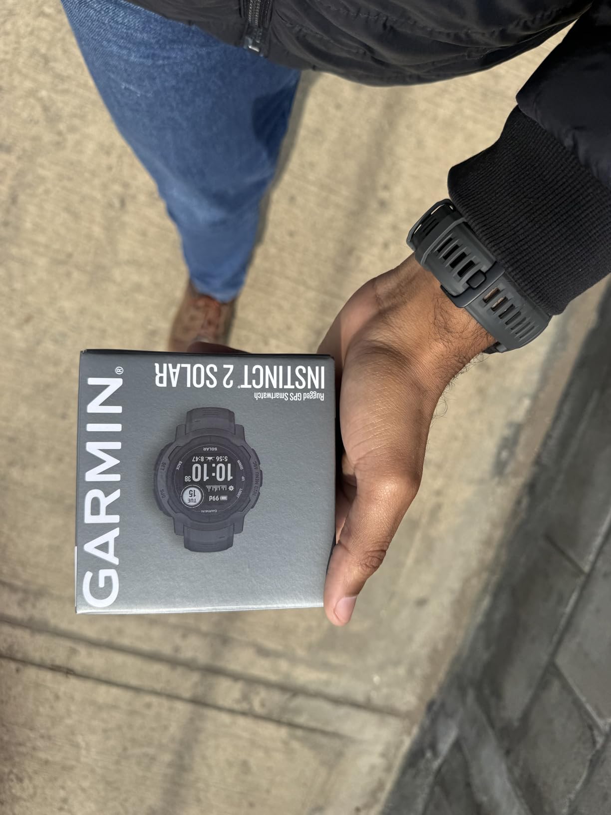 Garmin Instinct 2 Solar, Smaller-Sized Rugged Outdoor Watch with GPS, with Solar Charging Capabilities, Built for All Elements, Multi-GNSS Support, Tracback Routing and More, Graphite customer photo 2