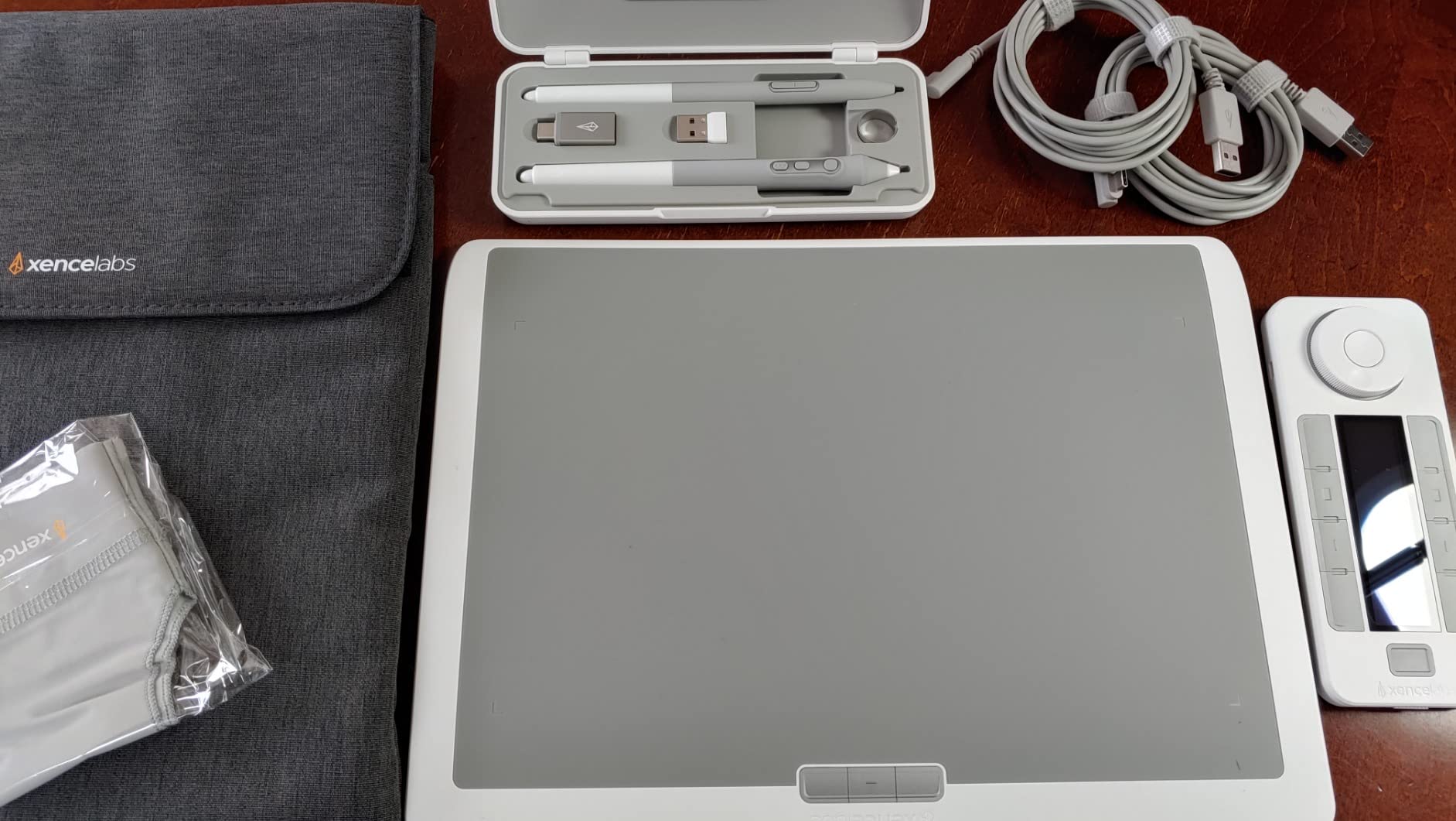 XENCELABS Drawing Tablet Medium, Graphic Tablets with 40 Customizable Quick Keys, 12