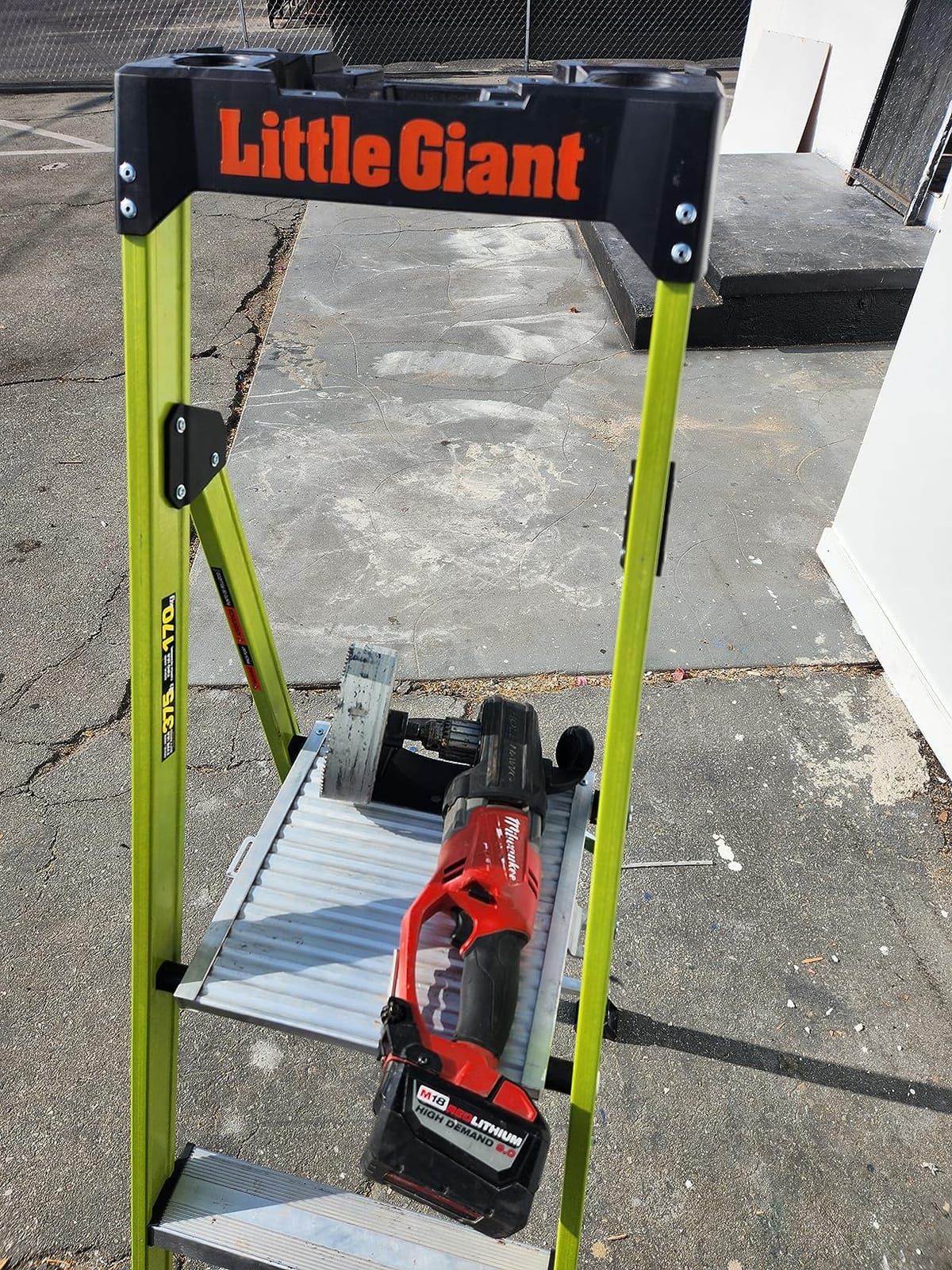 Little Giant Ladders, MightyLite 2.0, 8' Stepladder with Ground Cue, Fiberglass, Type IAA, 375 lbs Weight Rating, (15408-001), Green customer photo 1