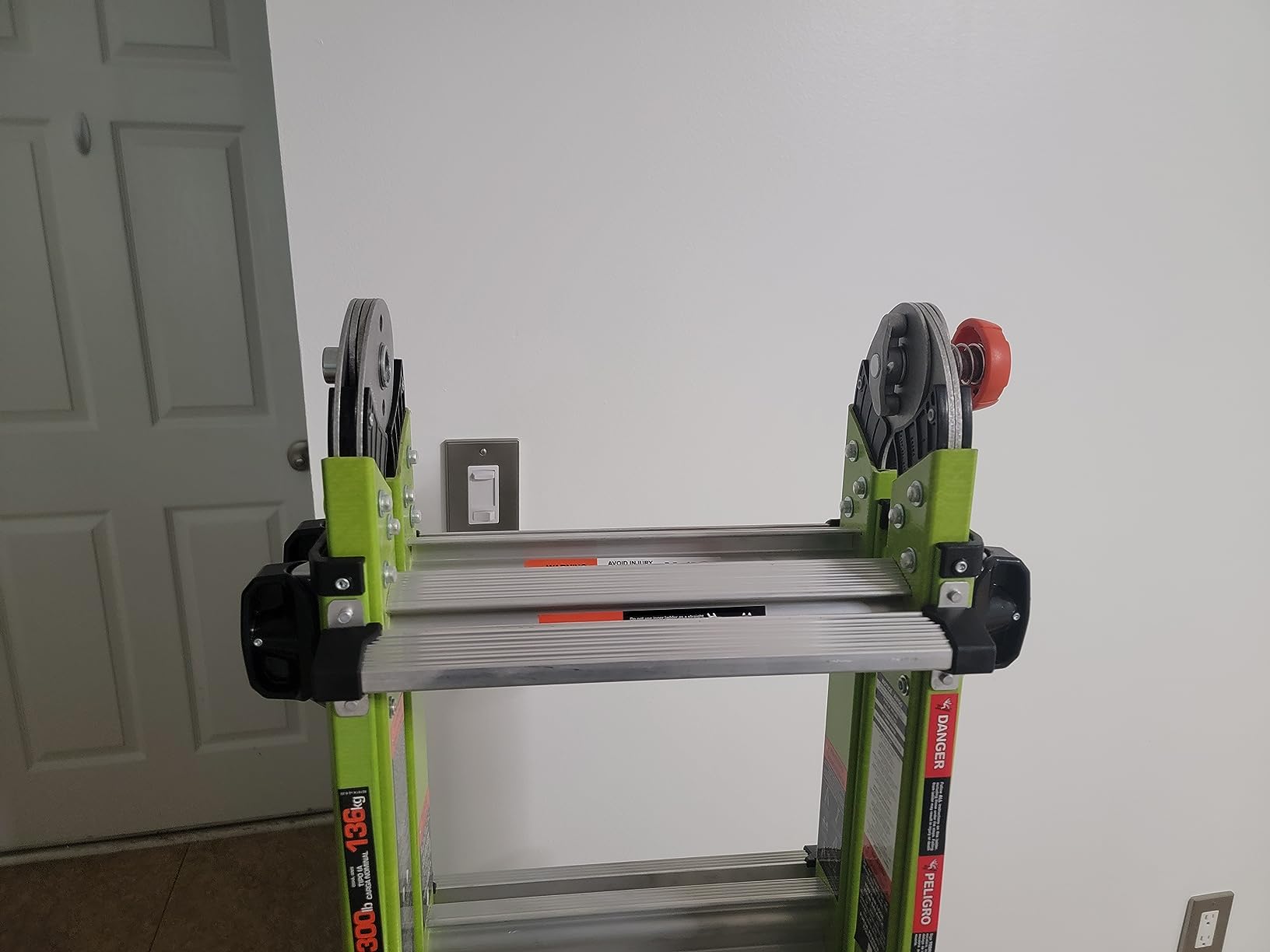 Little Giant Ladder Systems Dark Horse 2.0, M17, 17ft, Multi-Position Ladder, Fiberglass, Type 1A, 300 lbs Weight Rating customer photo 2