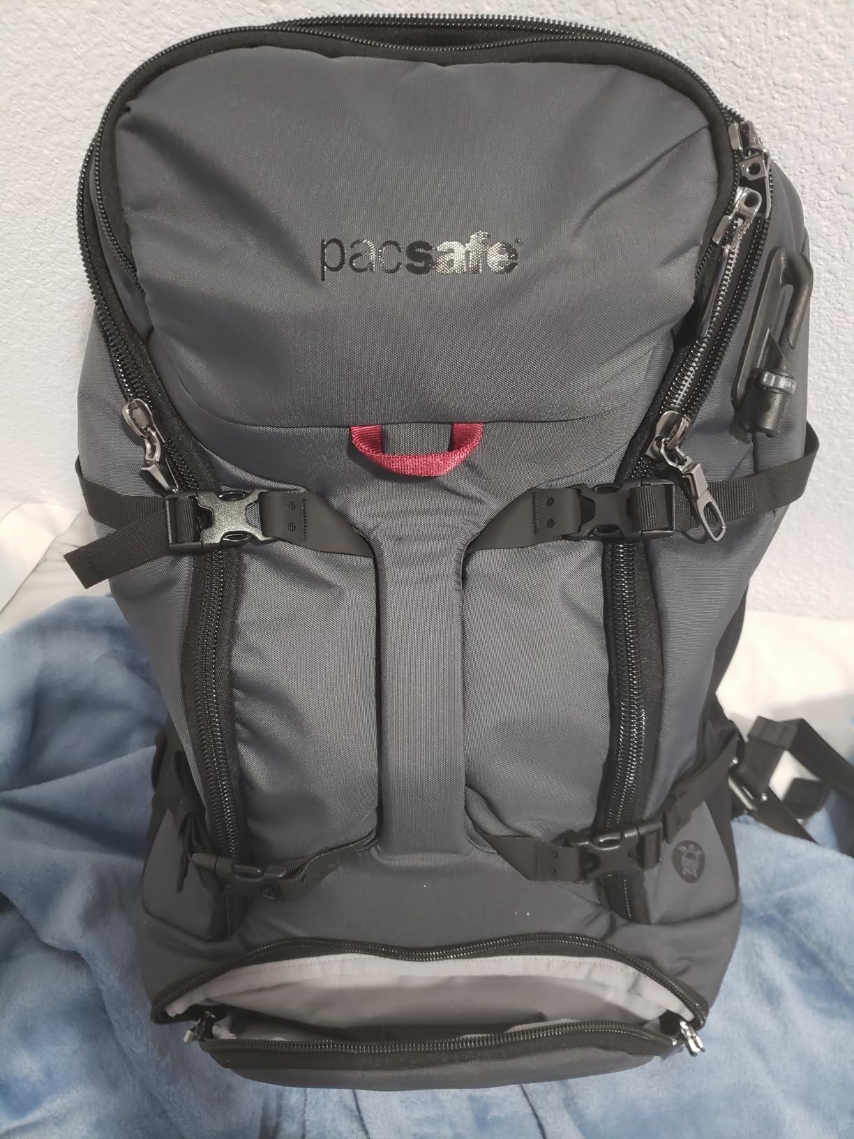 Pacsafe Venturesafe EXP35 Anti Theft Travel Backpack, Black customer photo 2