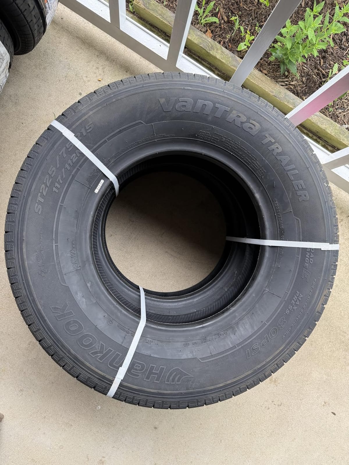 Hankook Vantra ST01 Trailer ST225/75R15 TL 10 117/112N E (10 Ply) Radial customer photo 2