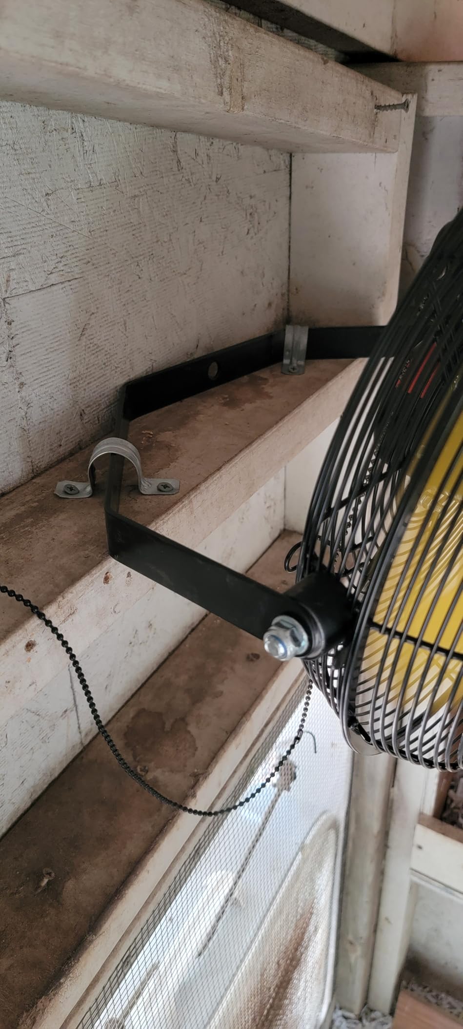 HiCFM 9100 CFM 24 inch Heavy Duty Industrial Wall Mounted Fan with TEAO Enclosure Motor, Permanent Lubricated Ball Bearing, 9 FT Cord, 180Degree Tilting, Safety Yellow Blade Wall Fan - UL Listed customer photo 1