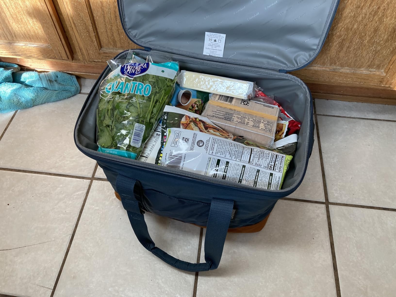 CleverMade Pacifica Collapsible Cooler Bag - Medium Portable Cooler Bag for Travel, Foldable Insulated Cooler for Beach, Picnic & Road Trips, Holds Up to 30 Cans, Leakproof Soft Carry Cooler - Ocean customer photo 1