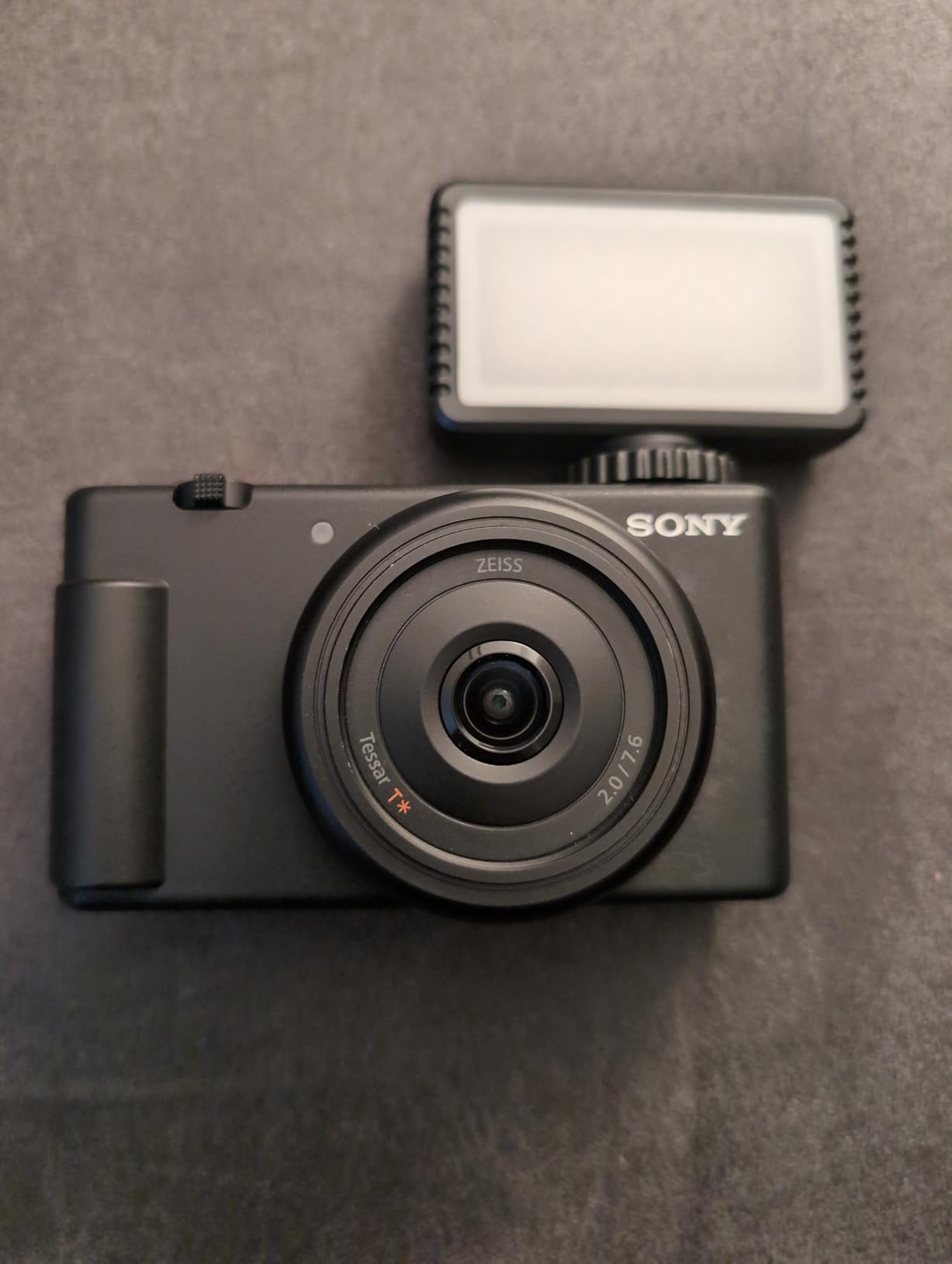 Kiwifotos Mini LED Light Flash for Sony ZV-1F ZV1F ZV-1 II ZV1 ZV-E10 II, Portable Rechargeable Vlog Accessory customer photo 1