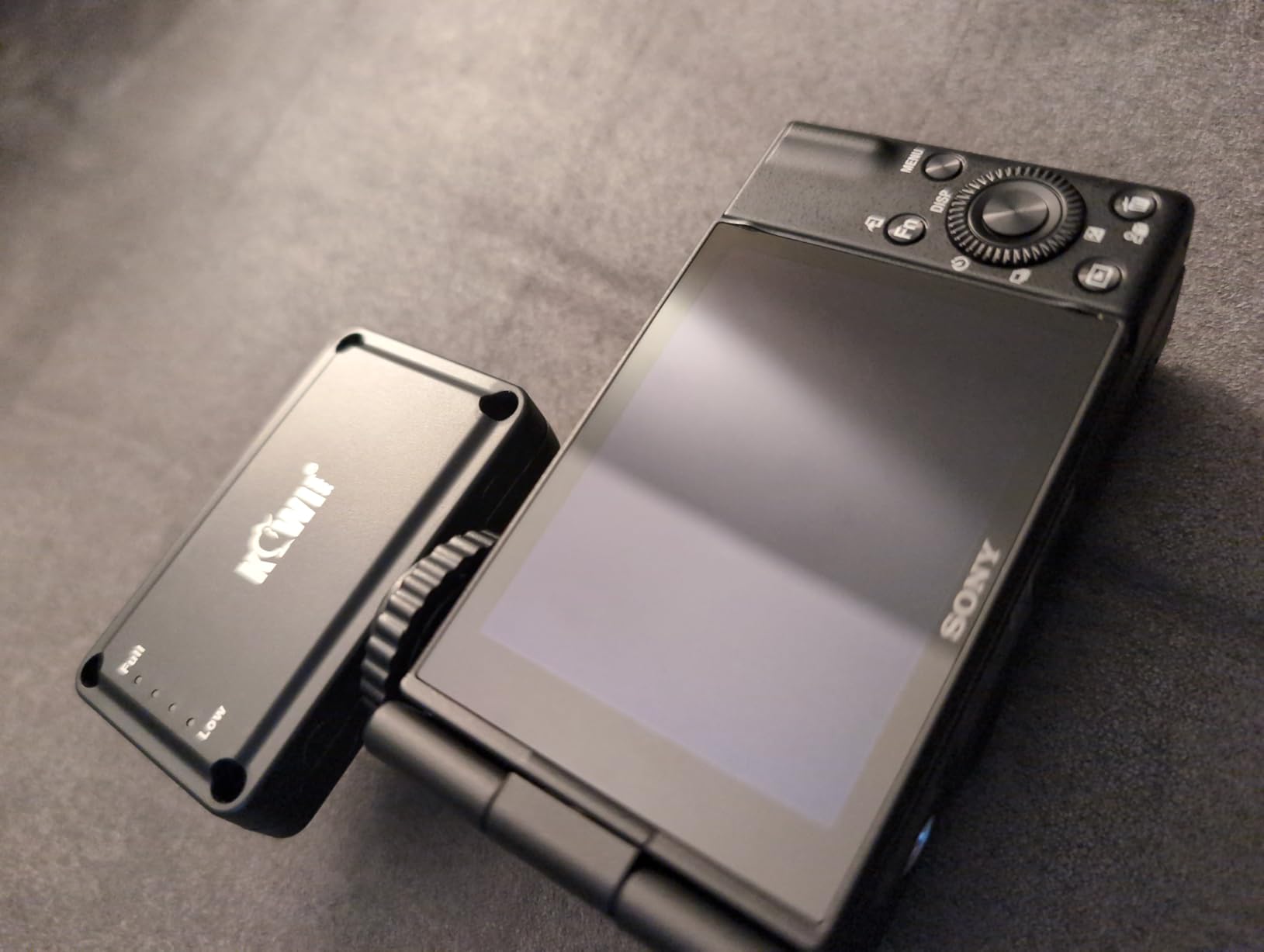 Kiwifotos Mini LED Light Flash for Sony ZV-1F ZV1F ZV-1 II ZV1 ZV-E10 II, Portable Rechargeable Vlog Accessory customer photo 2