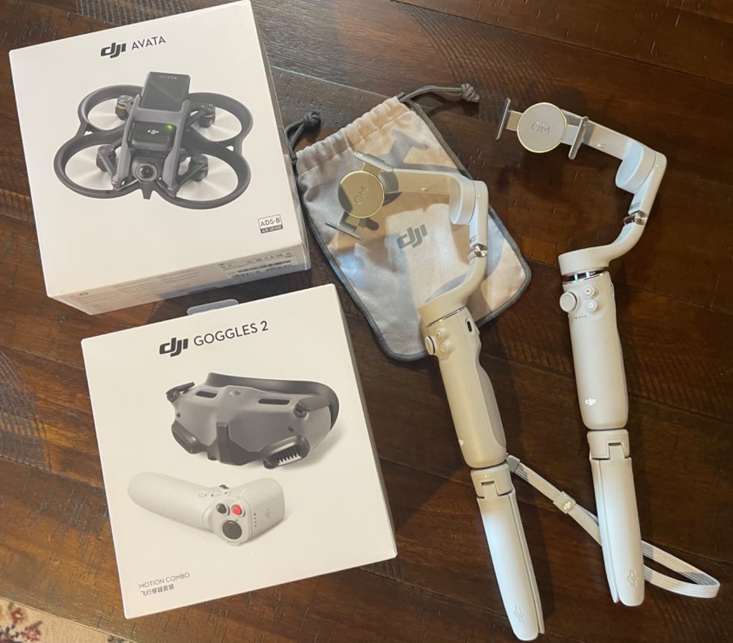 DJI Avata Explorer Combo, First-Person View Drone with Camera 4K, Super-Wide 155 FOV, Includes New RC Motion 2 and Goggles Integra Black, FAA Remote ID Compliant customer photo 1