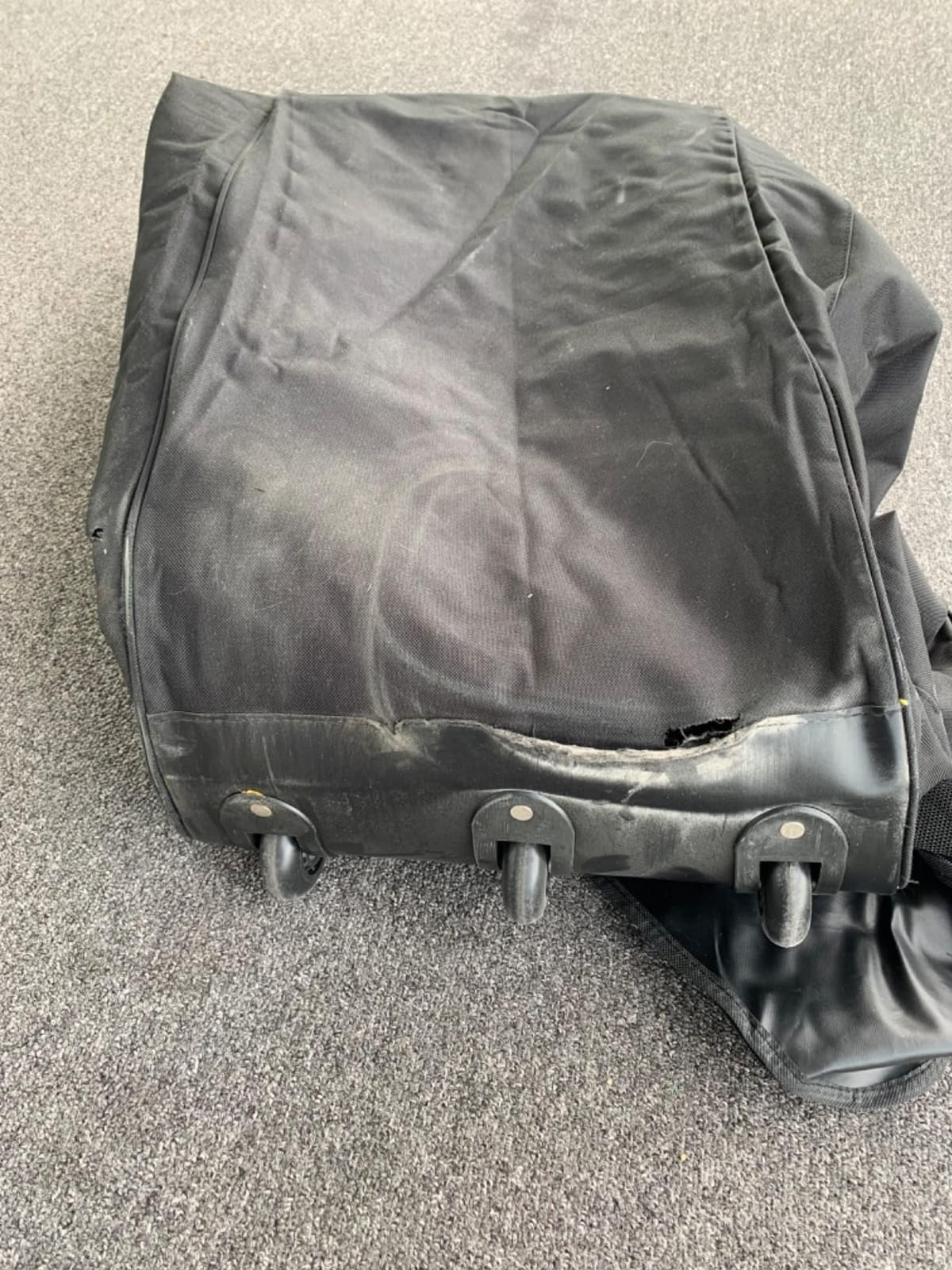 120L Foldable Rolling Duffel Bag with 3 Wheels, Light Weight Travel Duffel bag with Large Loading Capacity, 32'' Rolling Duffel bag with Shoulder Strap customer photo 2