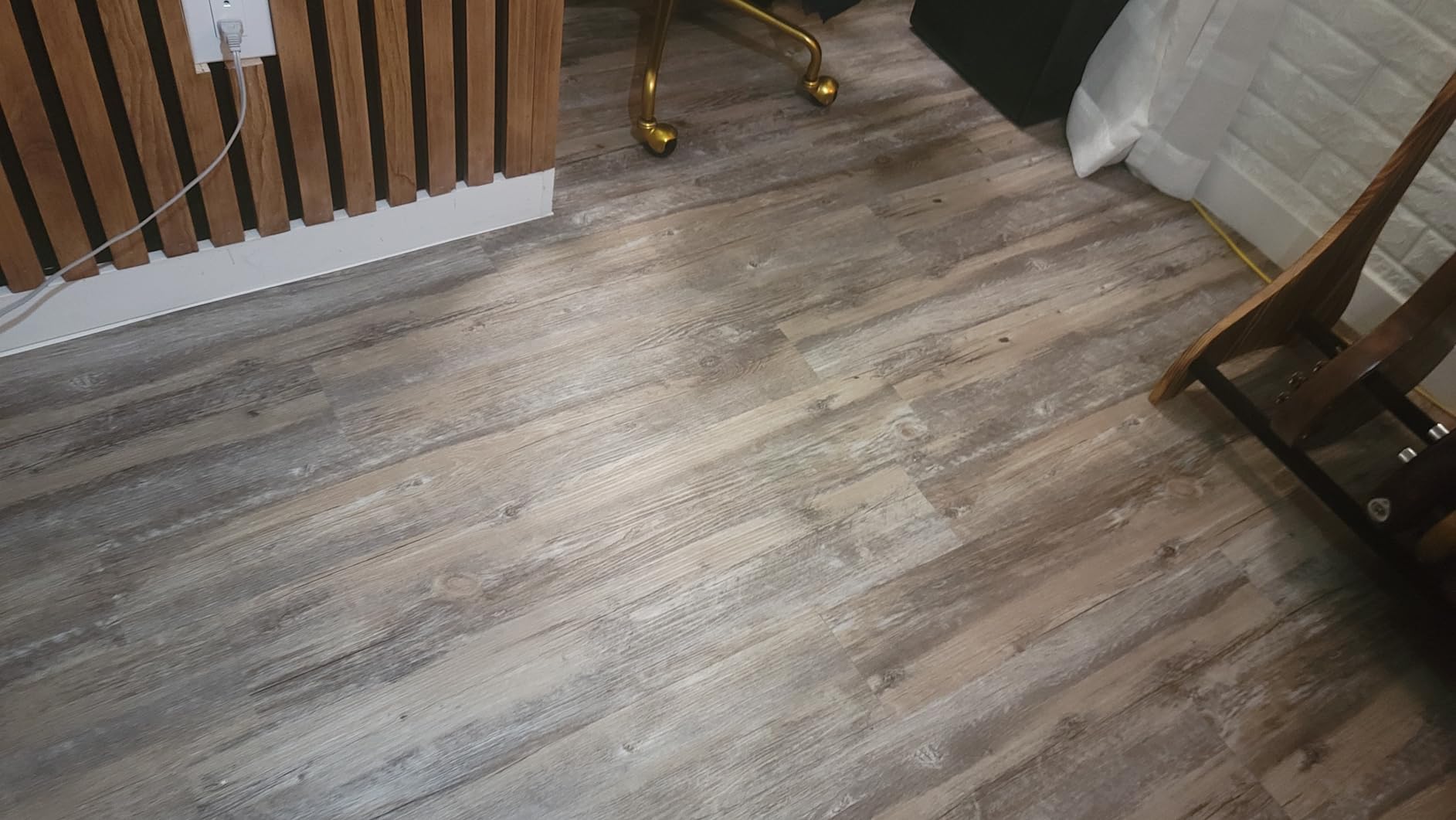 Art3d 36-Pack 54 Sq.ft Peel and Stick Floor Tiles Vinyl Plank Flooring Wood Look, Adhesive and Waterproof Tile Sticker for Bedroom, Living Room, Kitchen, RV in Rosewood customer photo 2