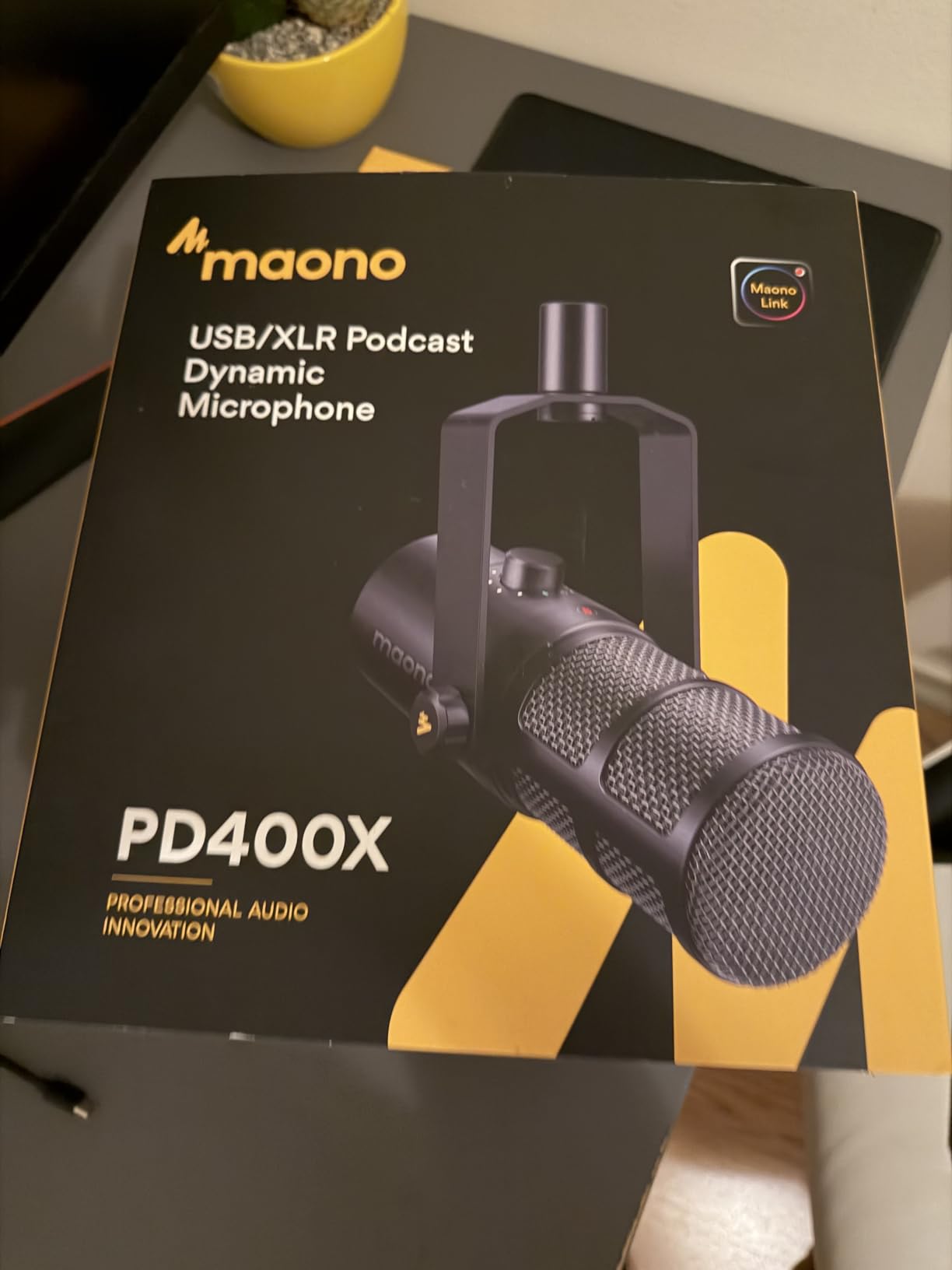 MAONO Dynamic Microphone, USB/XLR Podcast PC Microphone with Software, EQ,Tap-to-Mute, Headphone Jack, Gain Knob & Volume Control, Studio Mic for Broadcast, Recording, Streaming & Gaming (PD400X) customer photo 1