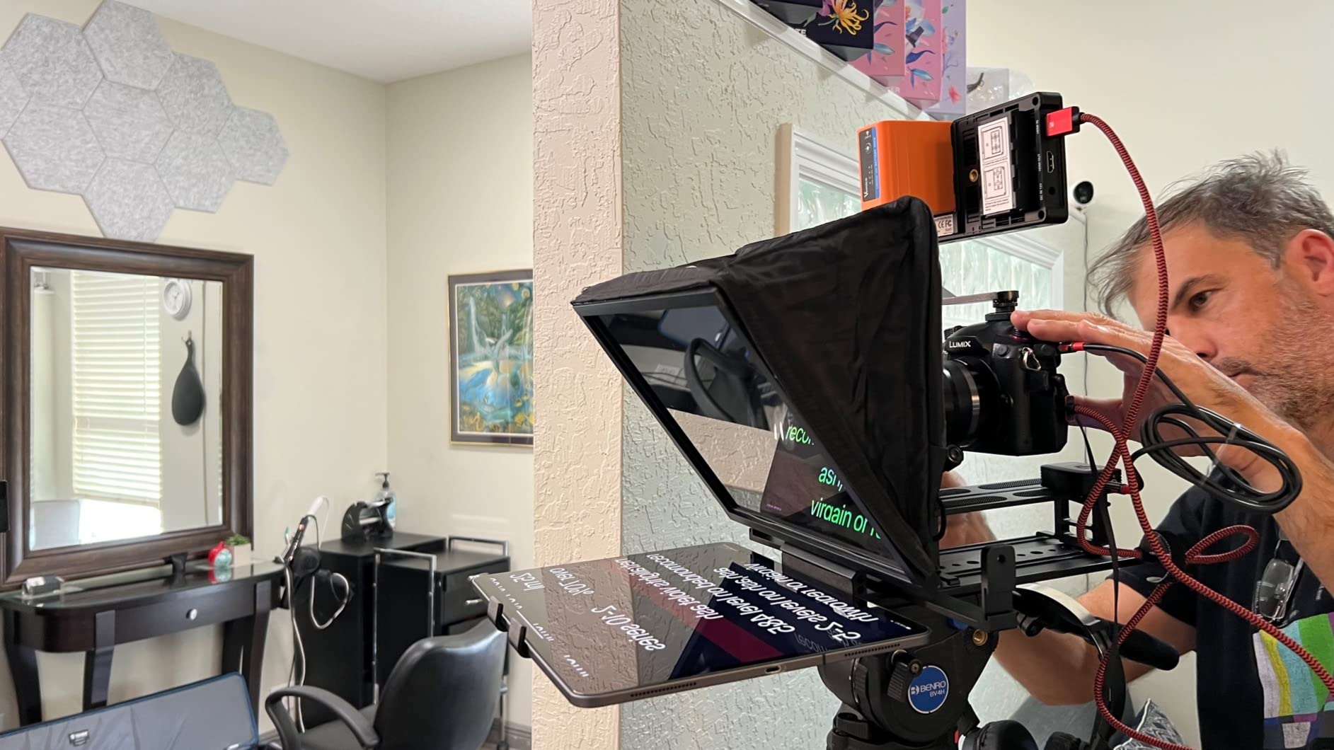 NEEWER Teleprompter X14 with RT-110 Remote & APP Control, Portable No Assembly customer photo 2