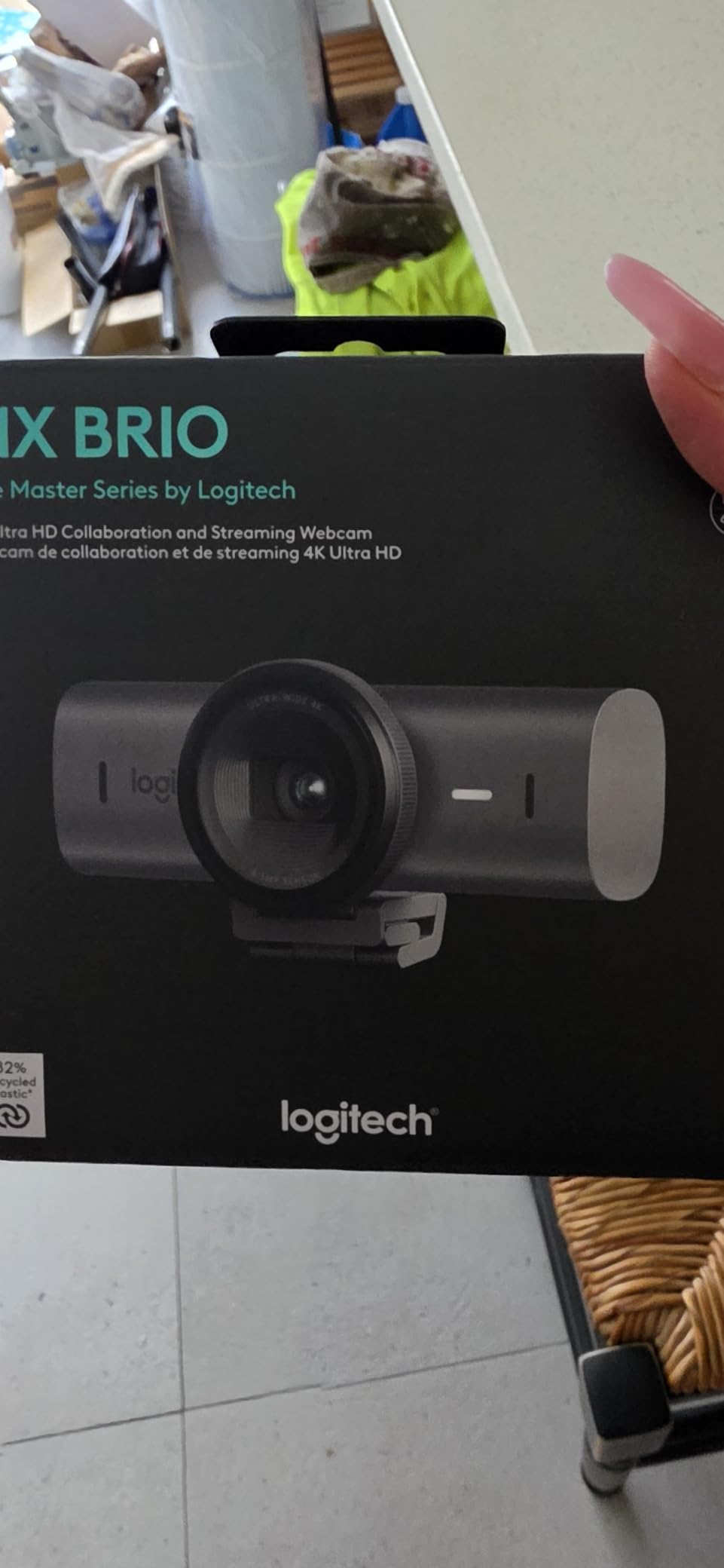 Logitech MX Brio Ultra HD 4K Collaboration Streaming Webcam - 1080p at 60 FPS, Show Mode, collaboration and streaming, works with Teams, Zoom, Google Meet, Nintendo Switch 2 GameChat customer photo 1