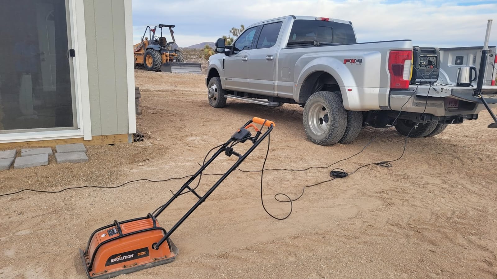 Evolution Hulk Electric Plate Compactor - For Levelling Pavement, Artificial Turf, Patio, Blockwork, Sand, Soil customer photo 1