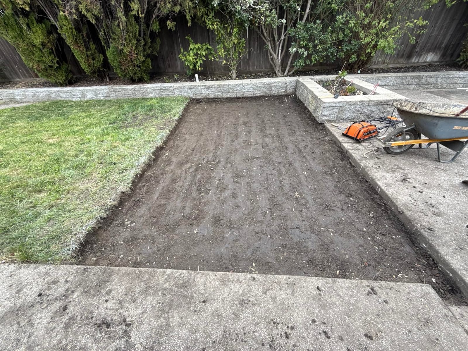 Evolution Hulk Electric Plate Compactor - For Levelling Pavement, Artificial Turf, Patio, Blockwork, Sand, Soil customer photo 2