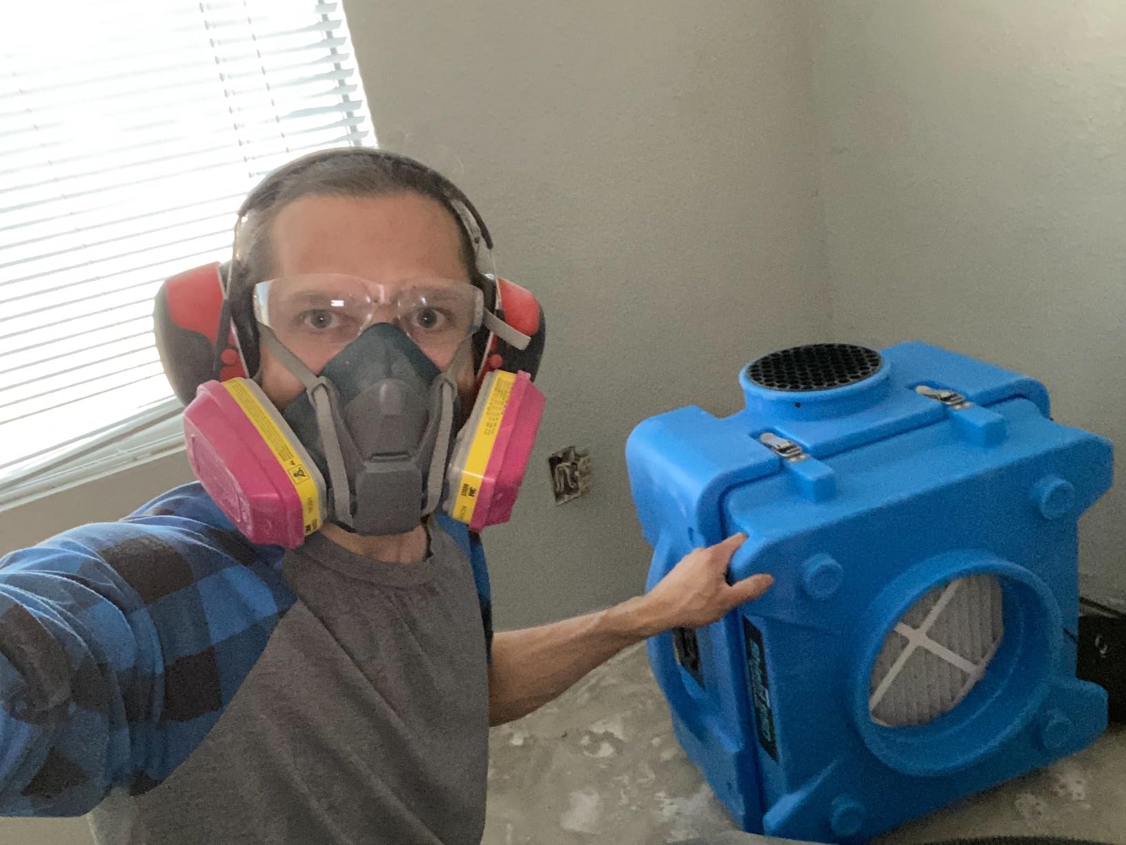 CADPXS Shield-550 Air Scrubber 550 CFM with 3-Stage Filtration | Stackable Negative Air Machine Airborne Cleaner HEPA Scrubber Water Damage Restoration Equipment Commercial Air Purifier Blue customer photo 1