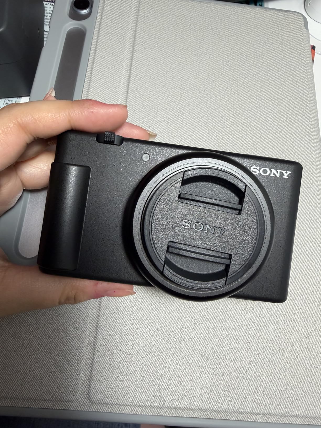 Sony ZV-1F Compact Digital Camera 4K Video White customer photo 2