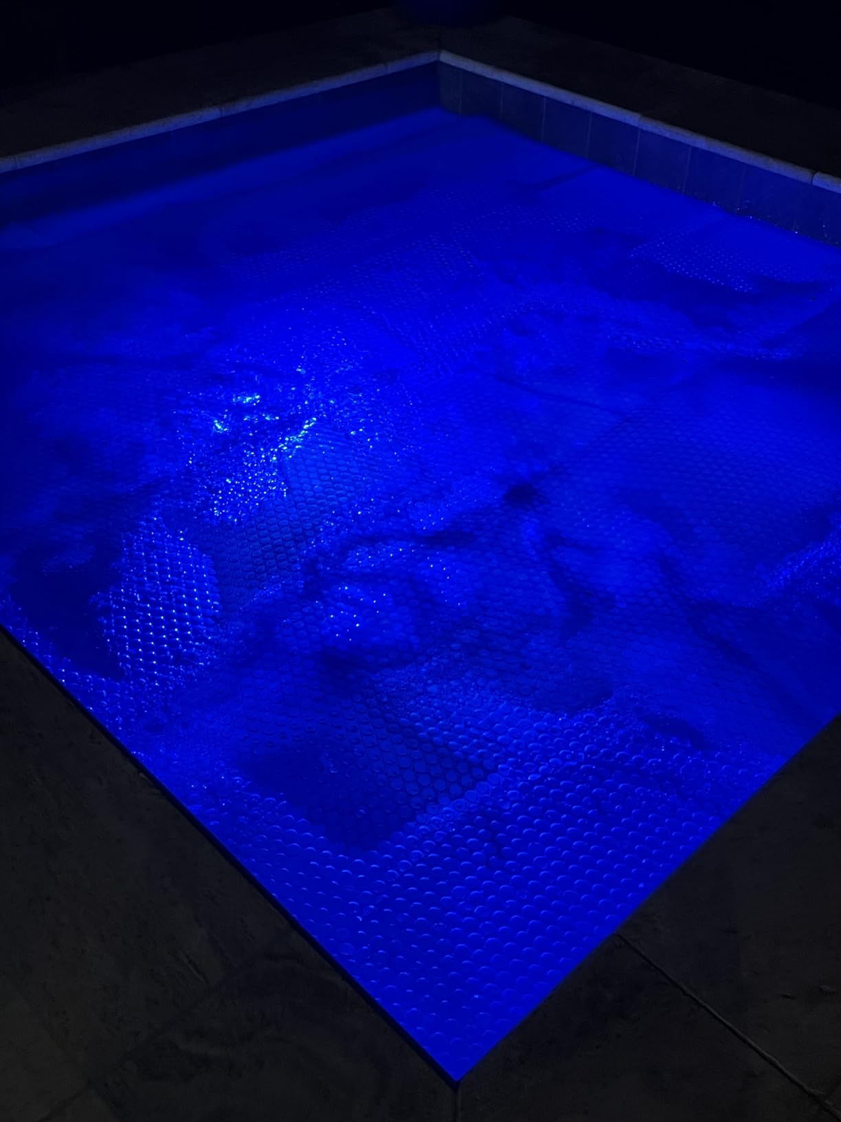 MADHOLLY 7×7FT Square 16Mil Heavy-Duty Spa Hot Tub Cover for Heat Retention | Bubble Solar Blanket, for Preventing Water Evaporation, Easy to Cut and Clean customer photo 2