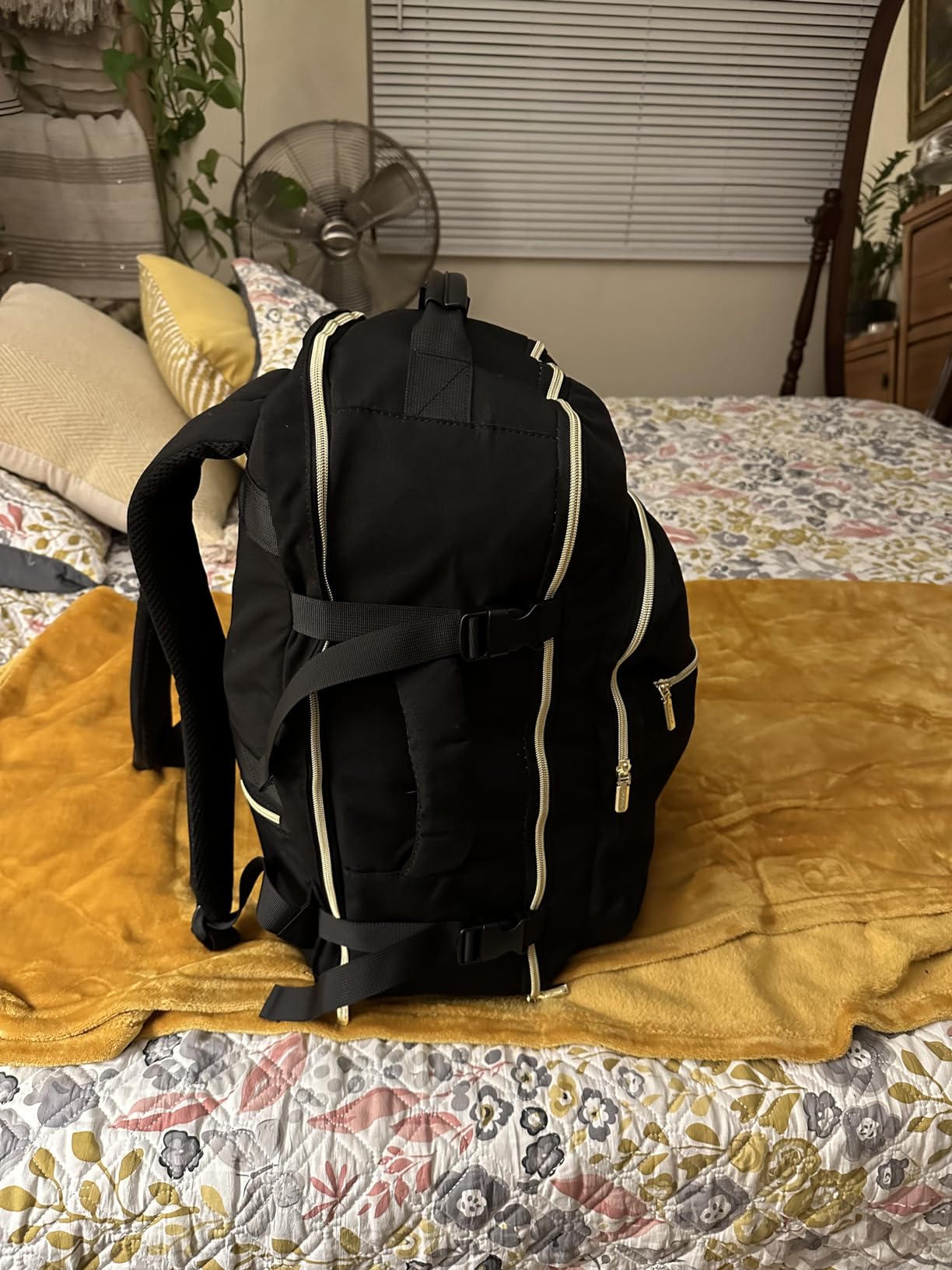 LOVEVOOK 40L Travel Backpack Flight Approved Carry on Backpack, 3 Packing Cubes, Waterproof Personal Item Travel Bag, TSA Carry on Luggage fits 17