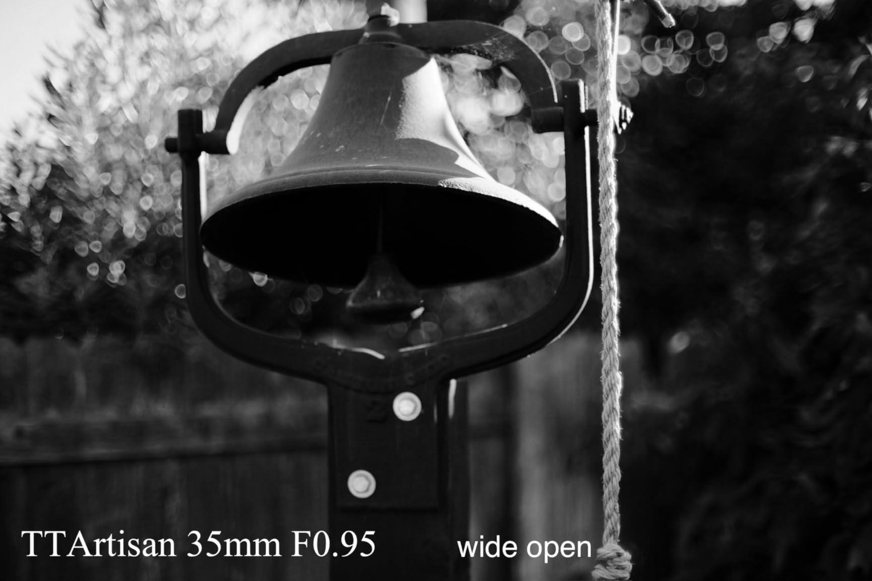 TTARTISAN 35mm F0.95 APS-C Large Aperture Manual Focus Mirrorless Cameras Lens for XF Mount Compatible with X-A10 X-A20 X-A3 X-A5 X-A1 X-A2 X-PR03 X-E1 X-E2 X-E2S X-E3 XS10 customer photo 1