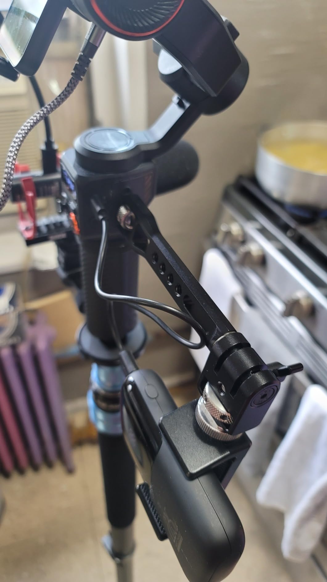 NEEWER Adjustable Field Monitor Mount, 360 Rotating Camera Monitor Holder with 1/4 Inch Thread, Compatible with DJI RS4 Pro RS3 RS2 RSC2 ZHIYUN Crane 2S Crane 3 3S WEEBILL-S MOZA Gimbals, GA005 customer photo 2