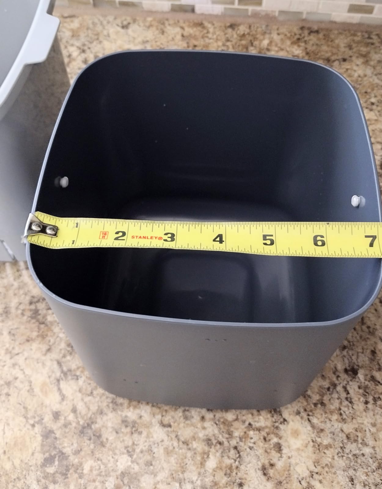 Blue Ginkgo Kitchen Compost Bin, 5L Countertop Compost Bin, Dark Grey - Odor-Tight, Filter-Free, Dishwasher Safe customer photo 2