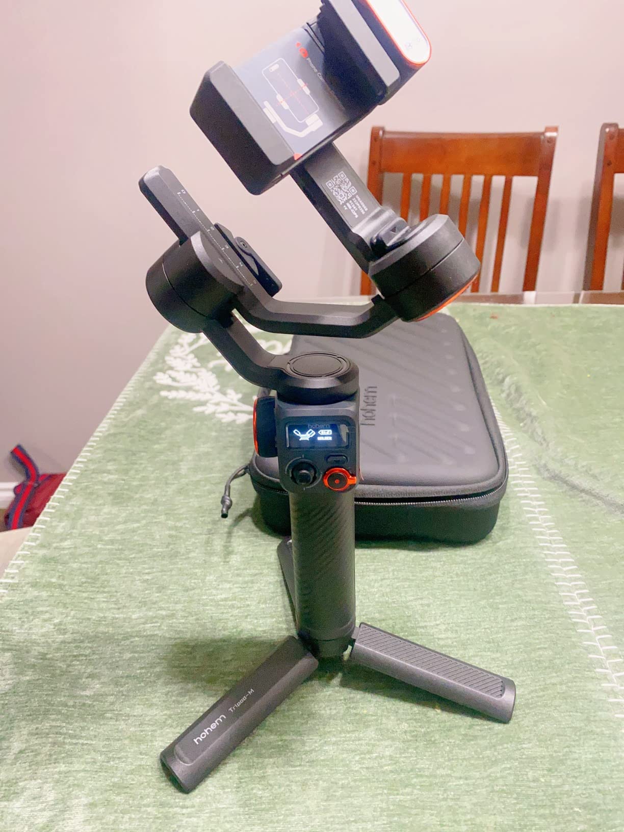 Hohem iSteady M6 Kit Gimbal Stabilizer for iPhone & Android, 3-Axis Gimbal | AI Tracking, Magnetic Fill Light, 0.91-inch OLED Display, 400g Max Payload, 360° Inception Mode, 18h Battery customer photo 2