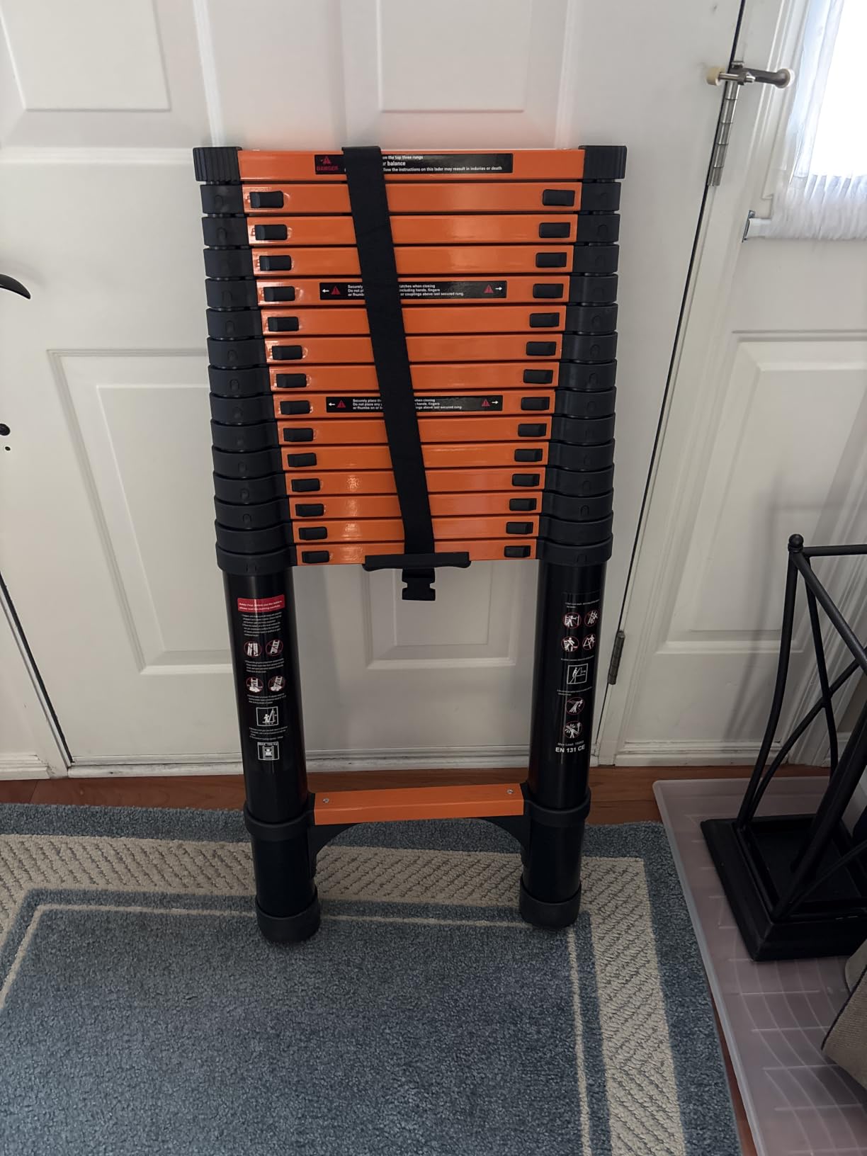 SINMEIRUN Telescoping Ladder, 16.5 FT, 330 lbs Capacity; Orange | EN131 Certified, Straight Extension Ladder; Collapsible Multi-Purpose for Home, Roof and RV customer photo 2