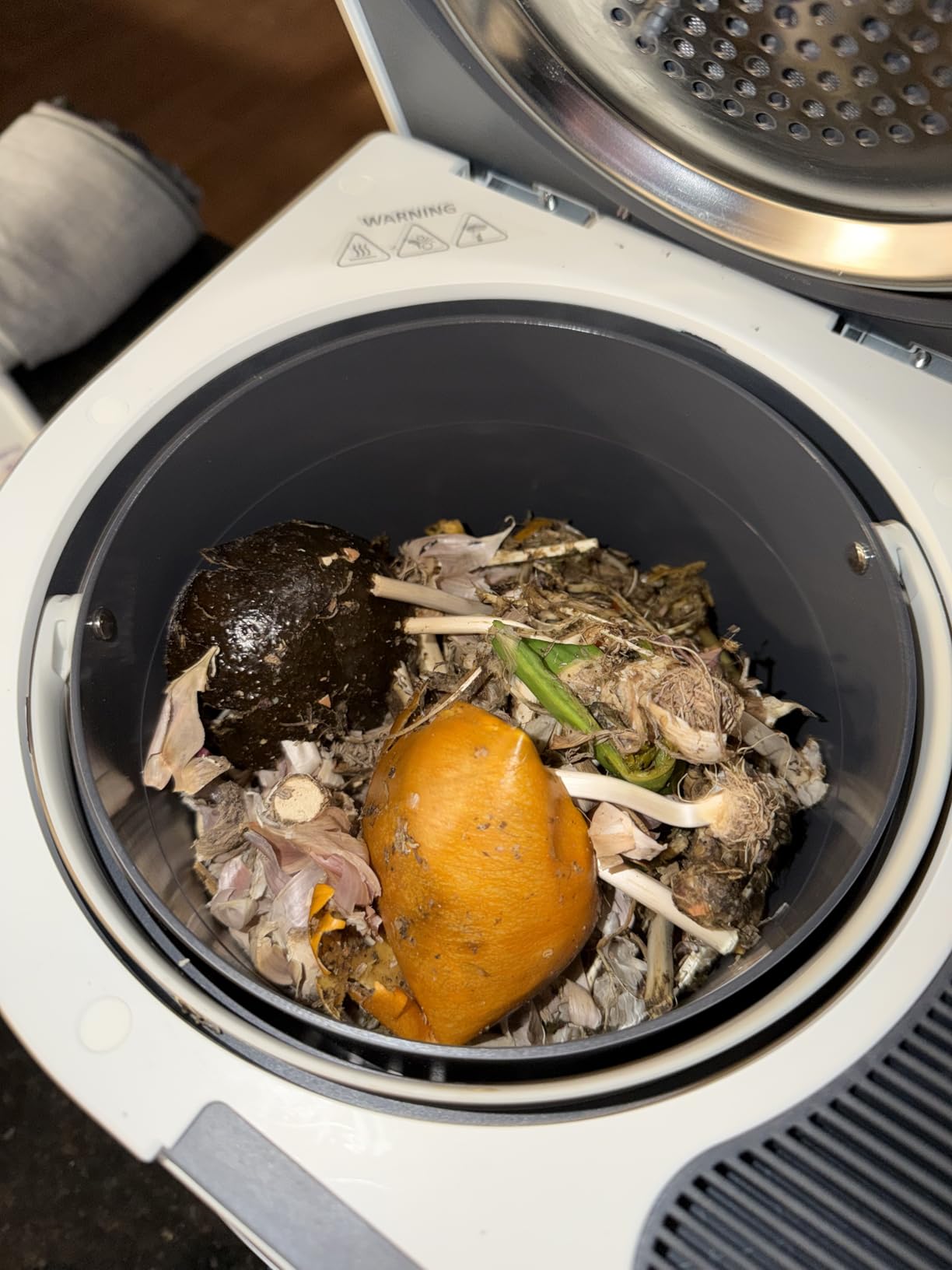 Food Cycler Eco 5 Award-Winning Kitchen Food Recycler | Indoor Composter Bin Alternative | Electric Countertop Food Disposer with Odorless 5L Indoor Food Waste Bin for Easy Waste Management | Grey customer photo 2