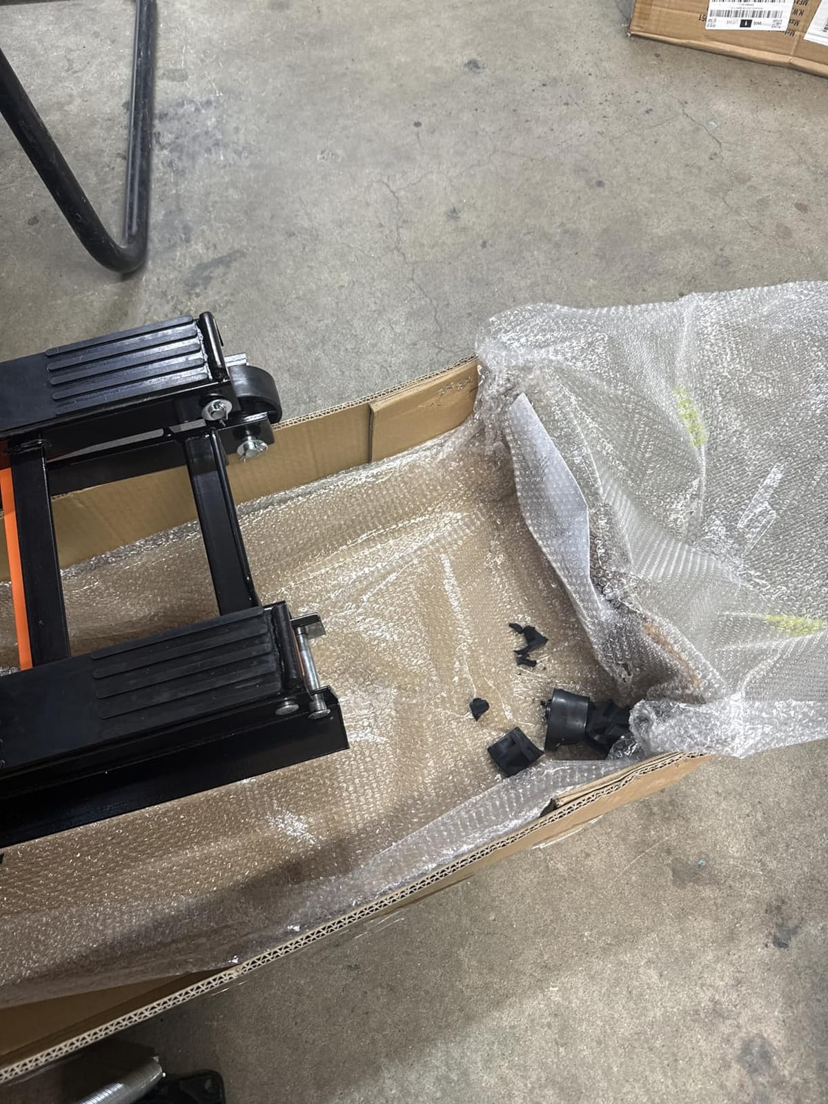 VEVOR Hydraulic Motorcycle Lift Jack 1500 LBS Capacity ATV Scissor Lift Jack Portable Motorcycle Lift Table with 4 Wheels customer photo 1
