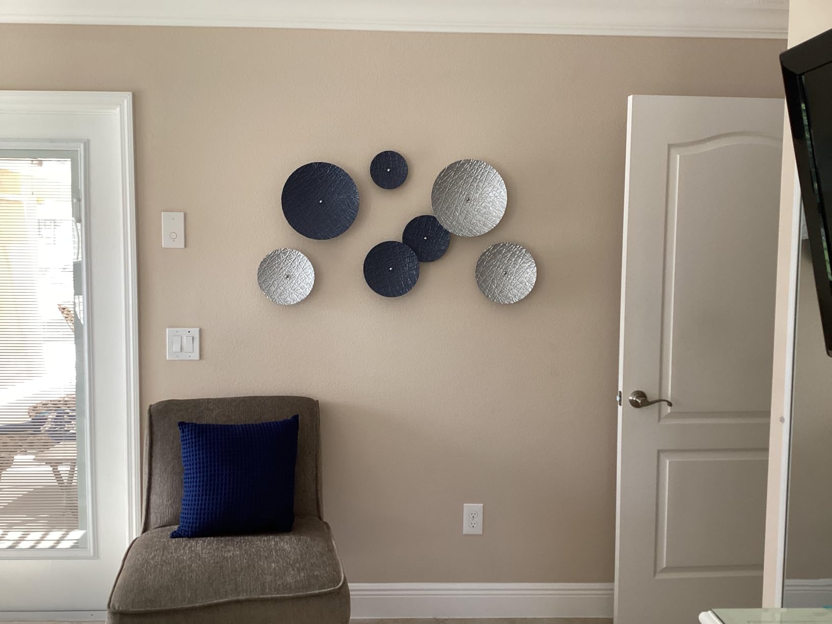 Silver and Gray Metal Wall Art Decor for Modern Living Room Hallway | 7PCS 3D DIY Art Plates, Different Sizes for Overlapping Effect, Hanging Sculpture for Apartment, Silver Home Decor, New Home Gift customer photo 2