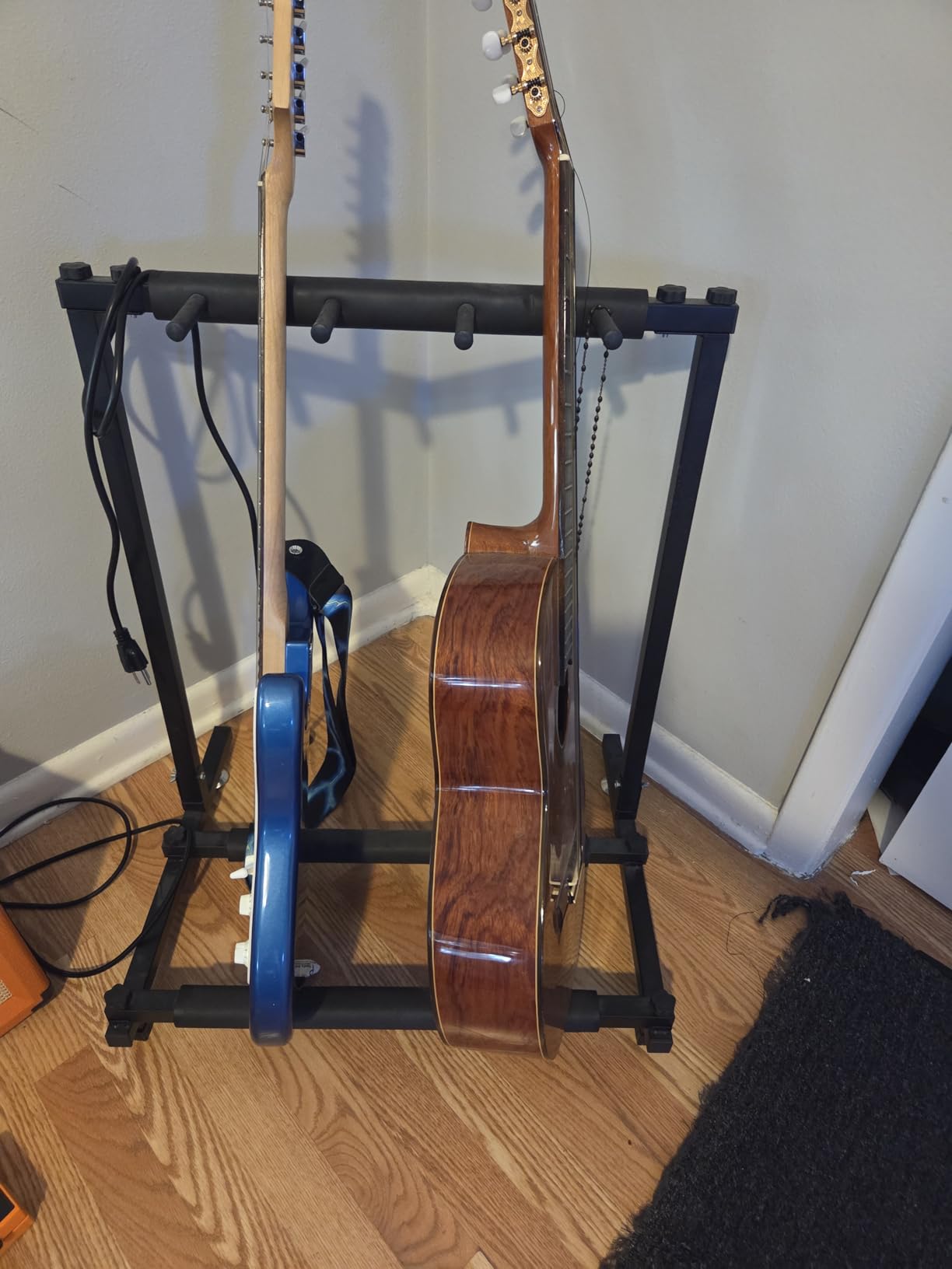 AODSK 5 Multi Guitar Stand Rack with Folding Design,Multiple Guitars Stand,Portable Black Guitar Holder,Black Guitar Display Holder for Guitar & Bass,Studio & Home (Square-5 Holder) customer photo 1