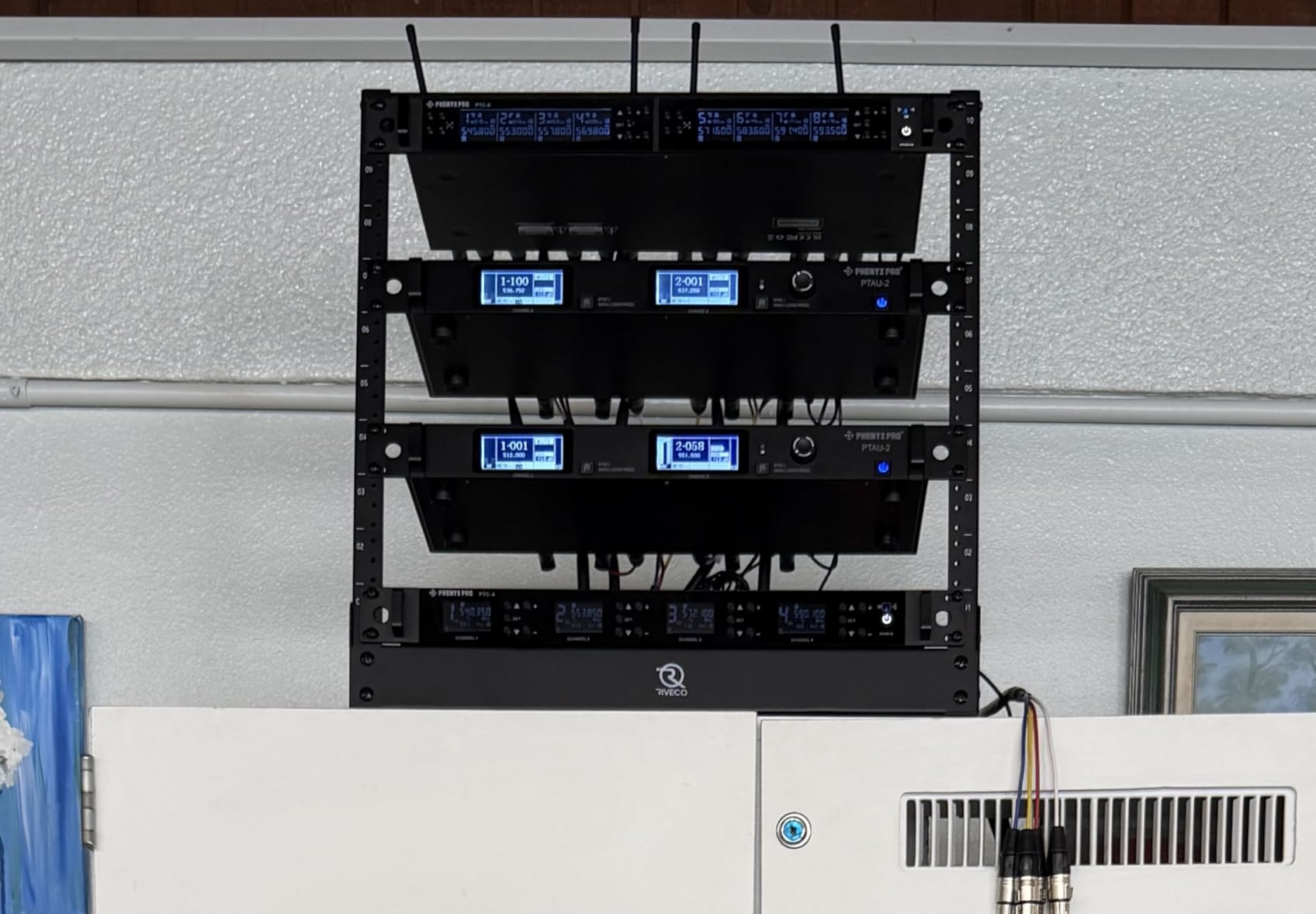 RIVECO 6U Desktop Rack for Audio & Network Devices 19 Inch 2 Post Table Top Rack Mount with Reinforced Beam, Free Standing Racks for IT Server Sound AV Music Recording Equipment customer photo 1