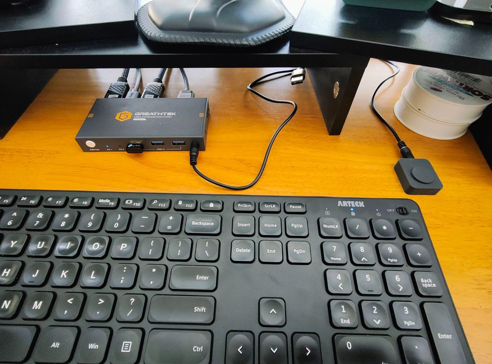 HDMI KVM Switch 1 Monitor 2 Computers 4K@60HZ 2 Port KVM Switcher with 3 USB3.0 Ports For 2 PCs Share Keyboard and Mouse USB Devices, Support Remote Control, EDID Adapative customer photo 1