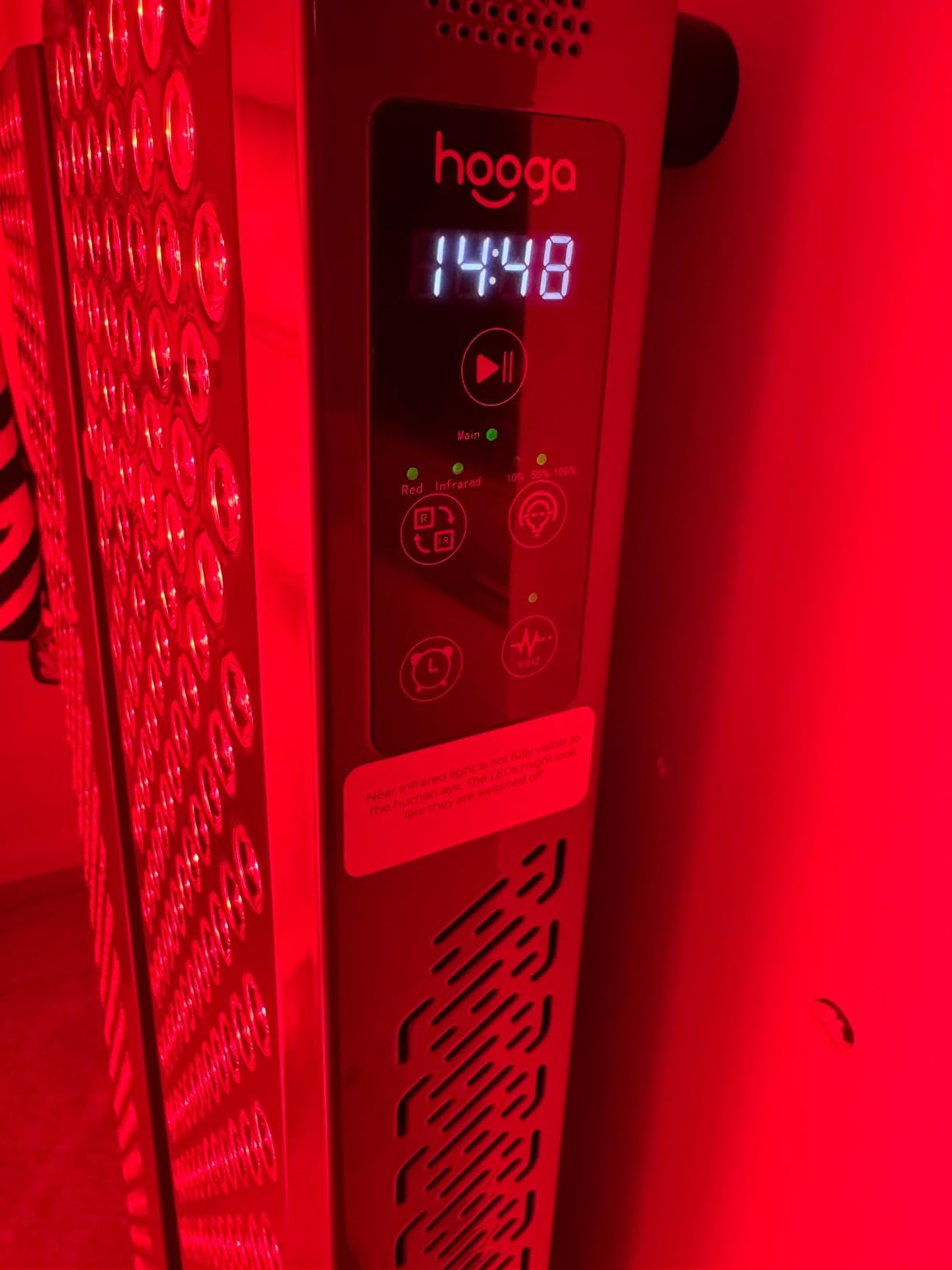 Hooga Red Light Therapy Panel Device - Full Body Panel, 630nm 660nm 810nm 850nm Red & Near Infrared Light Therapy, 300 Quad Chip LEDs, Brightness Control, Pulse Mode - ULTRA1500 customer photo 1