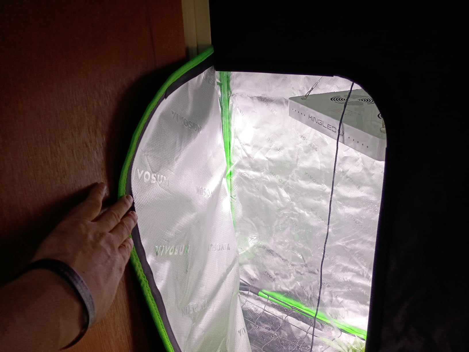 VIVOSUN P224 PRO Grow Tent 2x2 Small Indoor Grow Tents 24