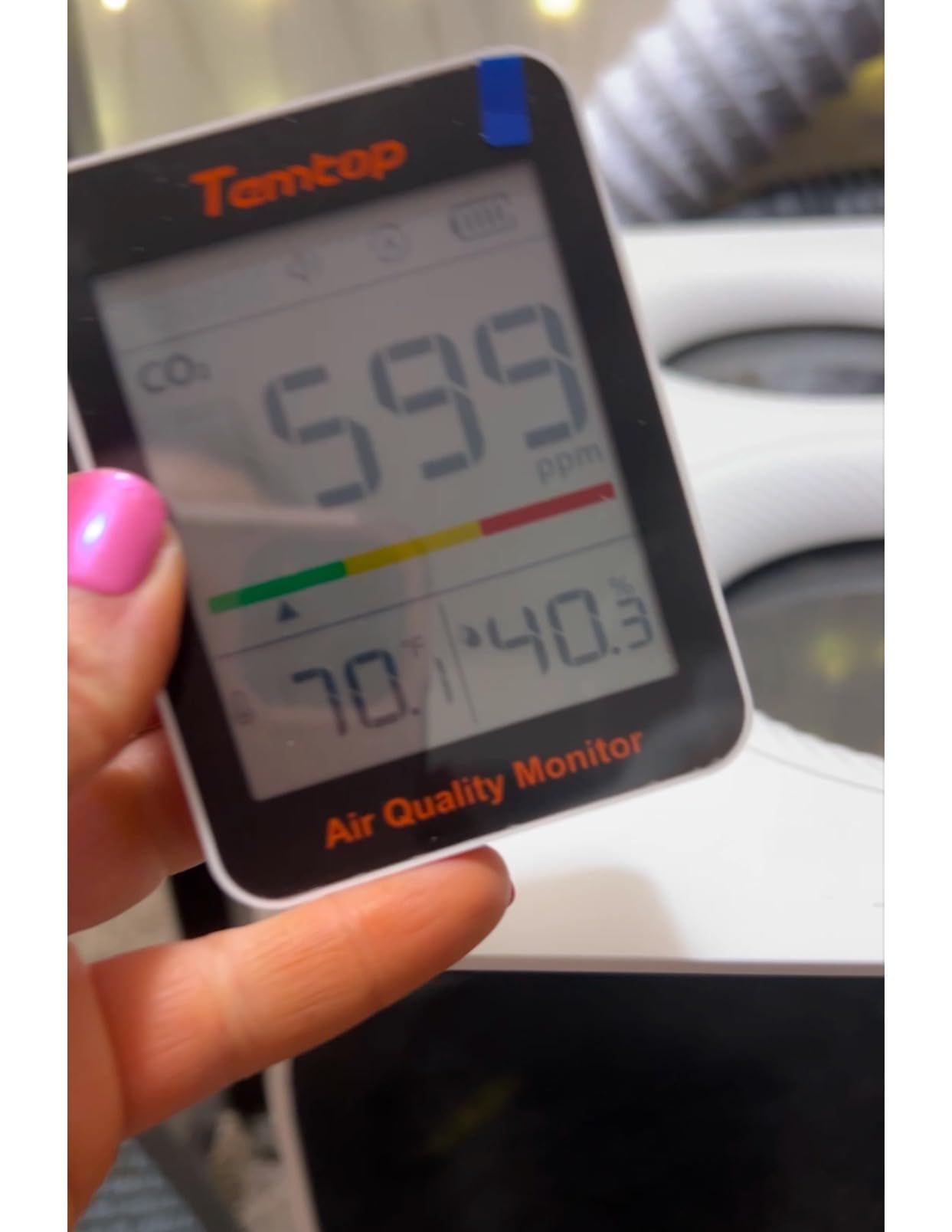 Temtop CO2 Monitor Indoor Air Quality Monitor Portable CO2 Meter, NDIR CO2 Meter with Temperature & Humidity, Swiss Sensor, Rechargeable Battery, for Home, Office, School & Nursery customer photo 1