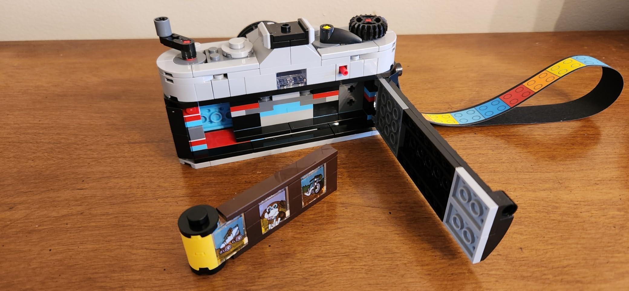 LEGO Creator 3 in 1 Retro Camera Toy, Transforms to Retro Video Camera or to TV Set, Photography Gift for Boys and Girls Ages 8 Years Old and Up Who Enjoy Creative Play, 31147 customer photo 2