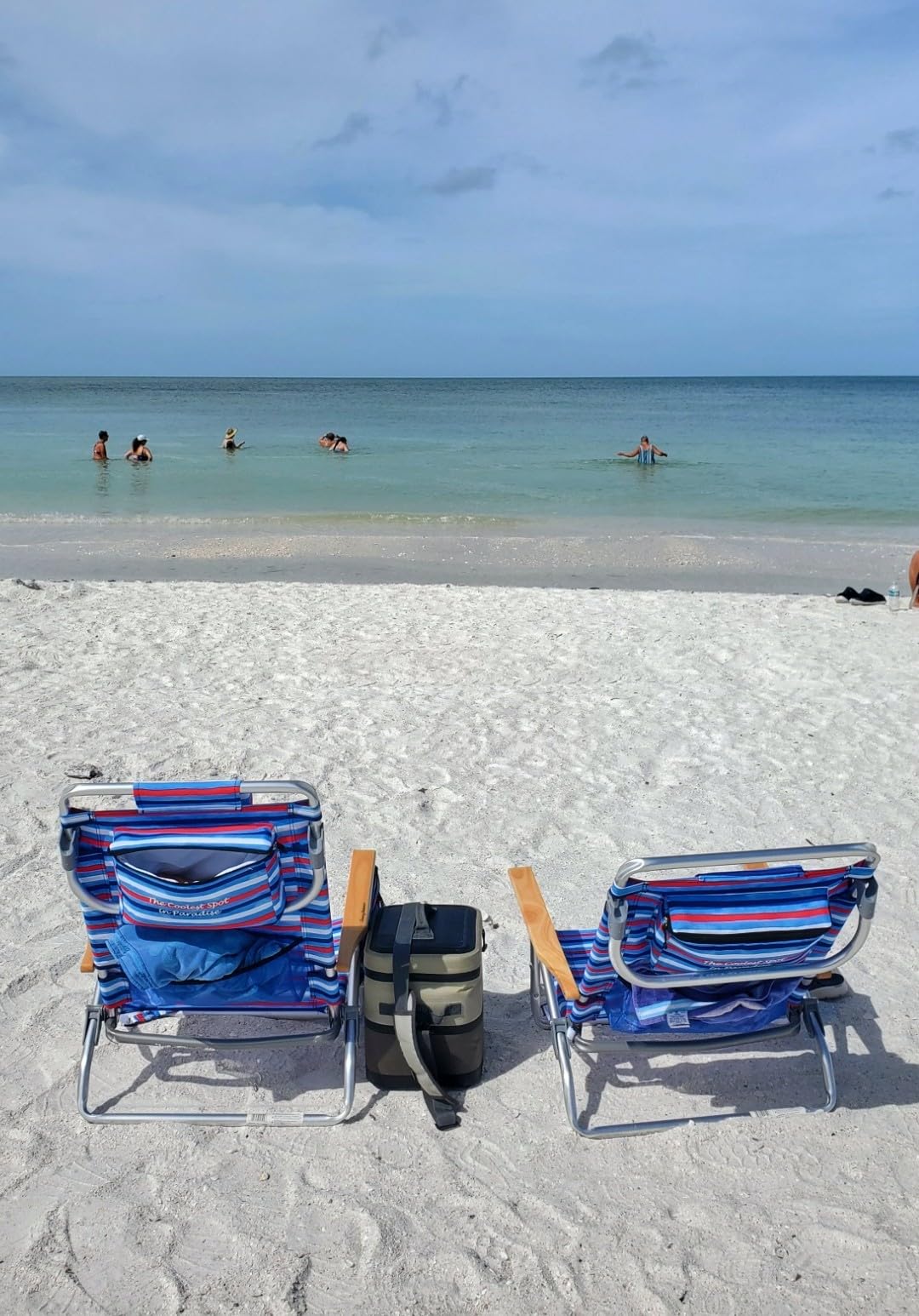 Tommy Bahama 2-Pack 5-Position Classic Lay Flat Backpack Beach Chair with Cooler and Cup Holder, Portable Folding Beach Chair for Tanning, Blue/Green customer photo 1